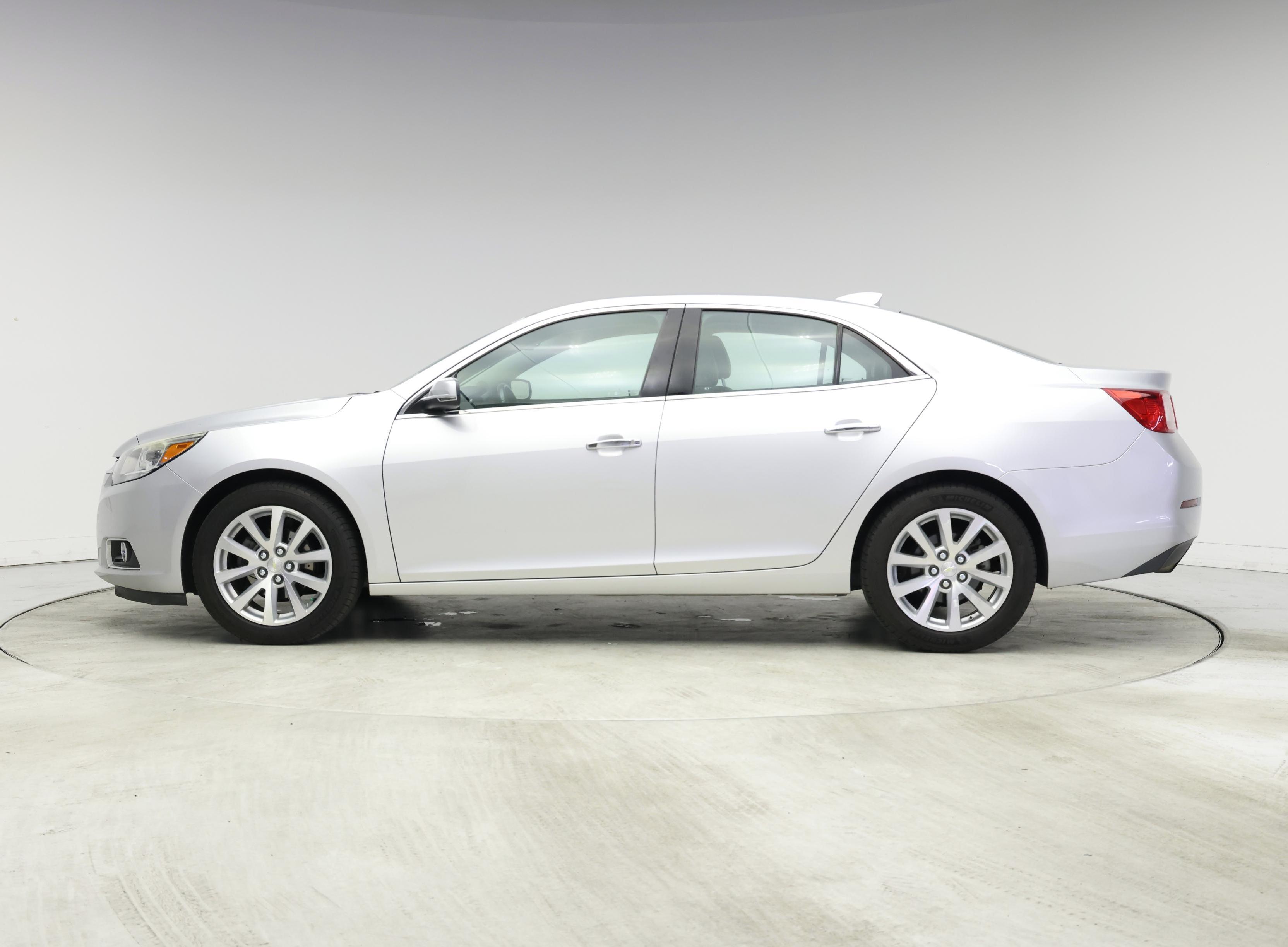 Thumbnail: 2016 Chevrolet Malibu - 3