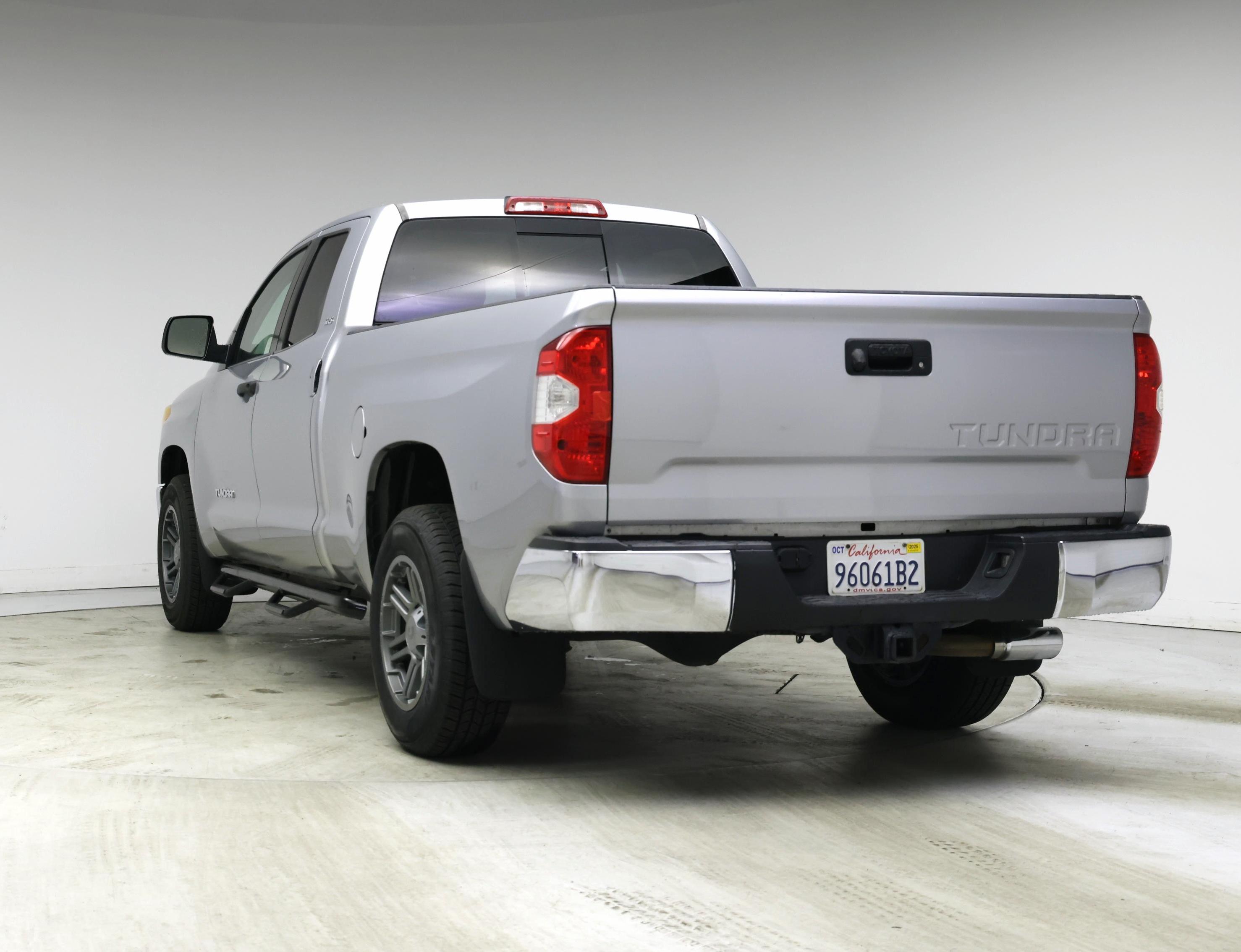Thumbnail: 2017 Toyota Tundra - 6
