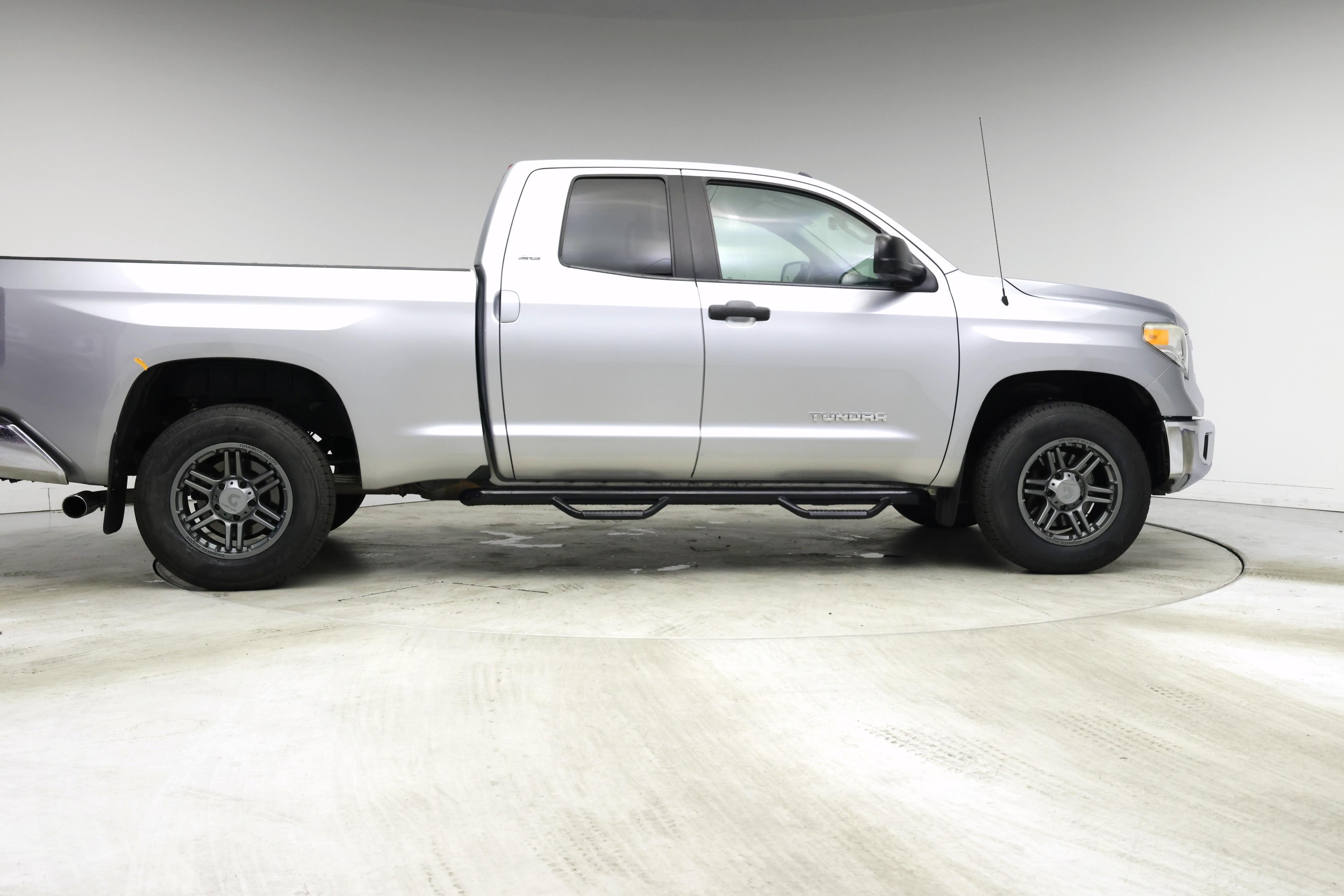 Thumbnail: 2017 Toyota Tundra - 7