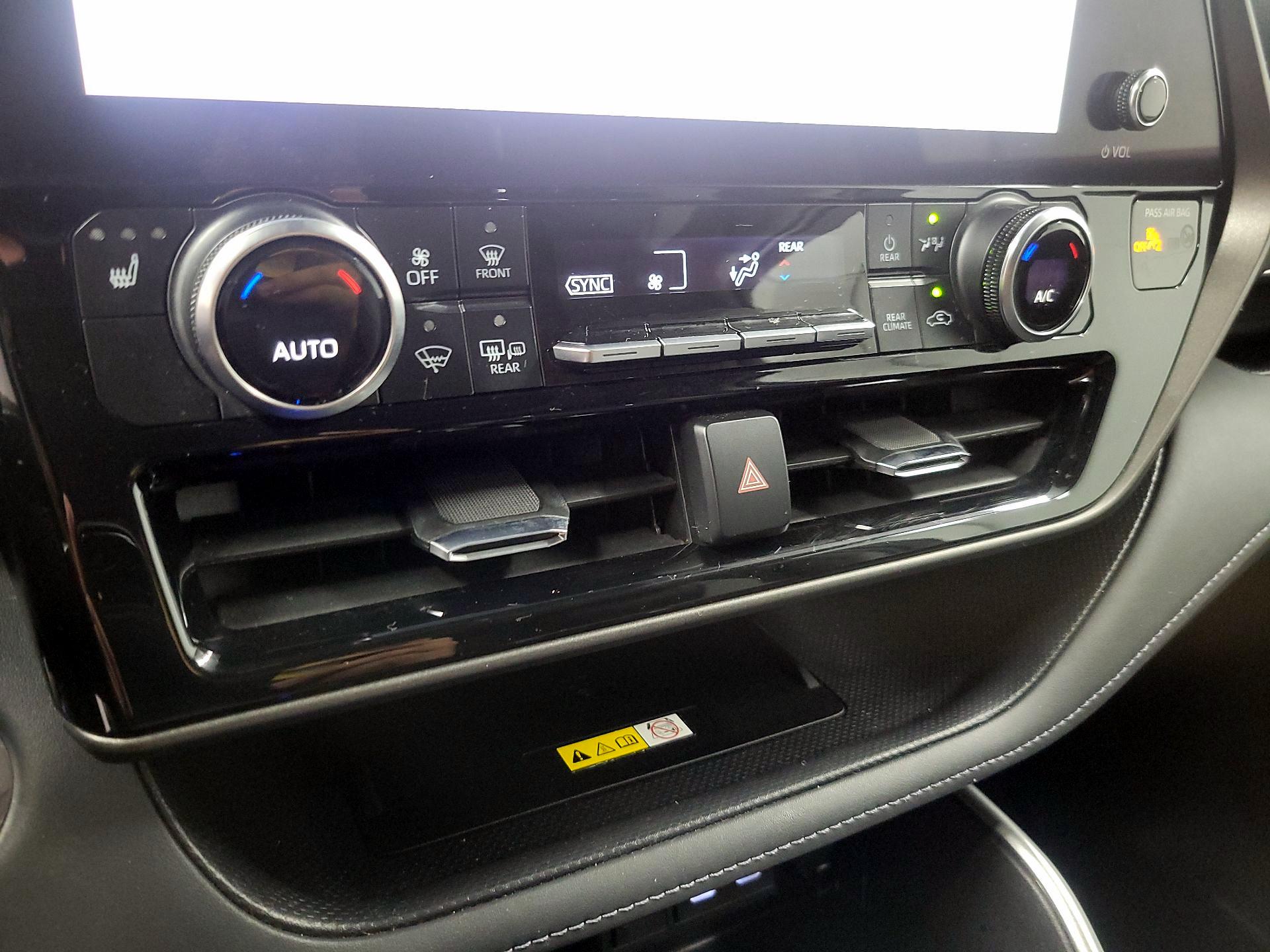 Thumbnail: 2023 Toyota Highlander - 16