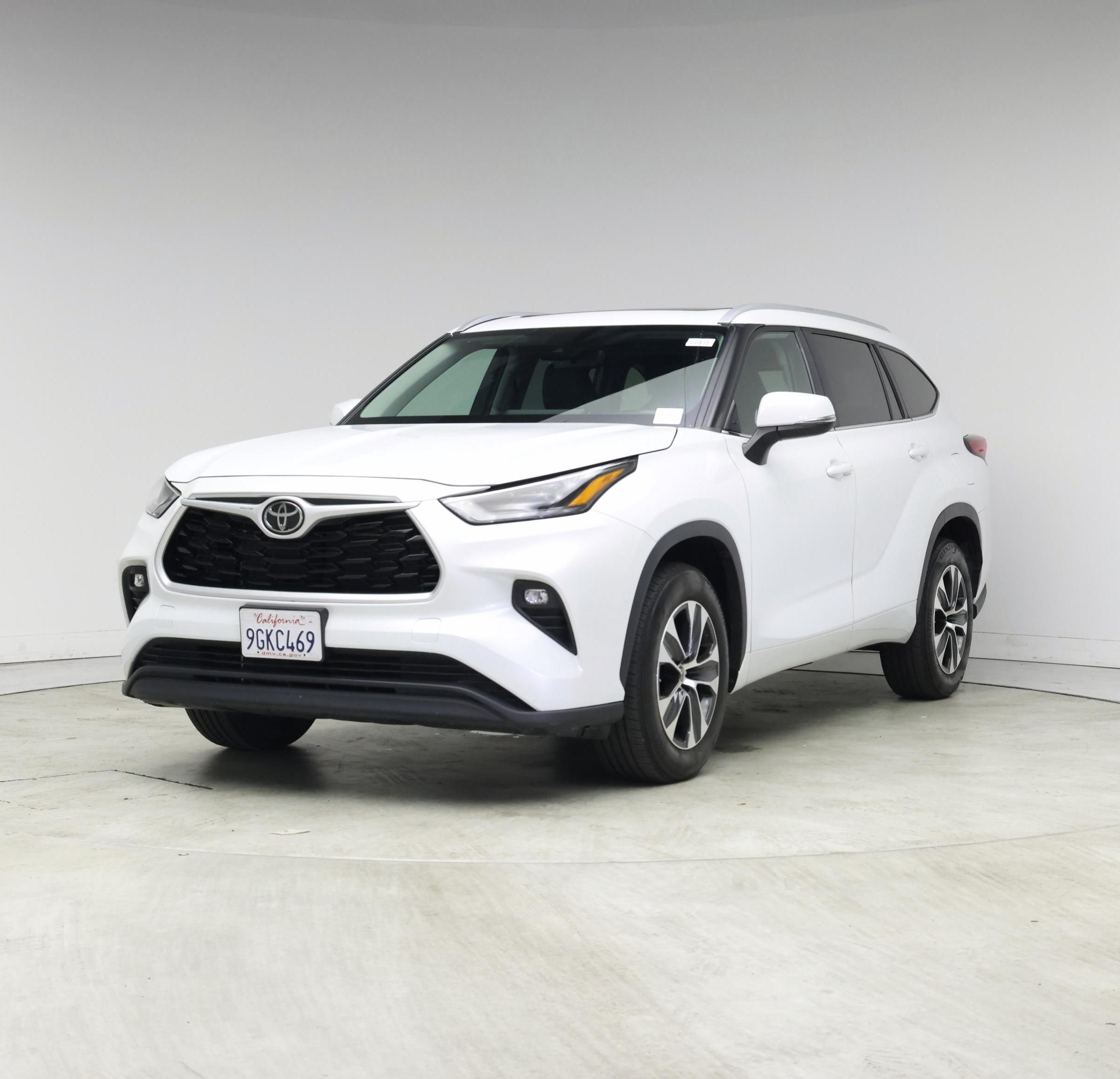 Thumbnail: 2023 Toyota Highlander - 4