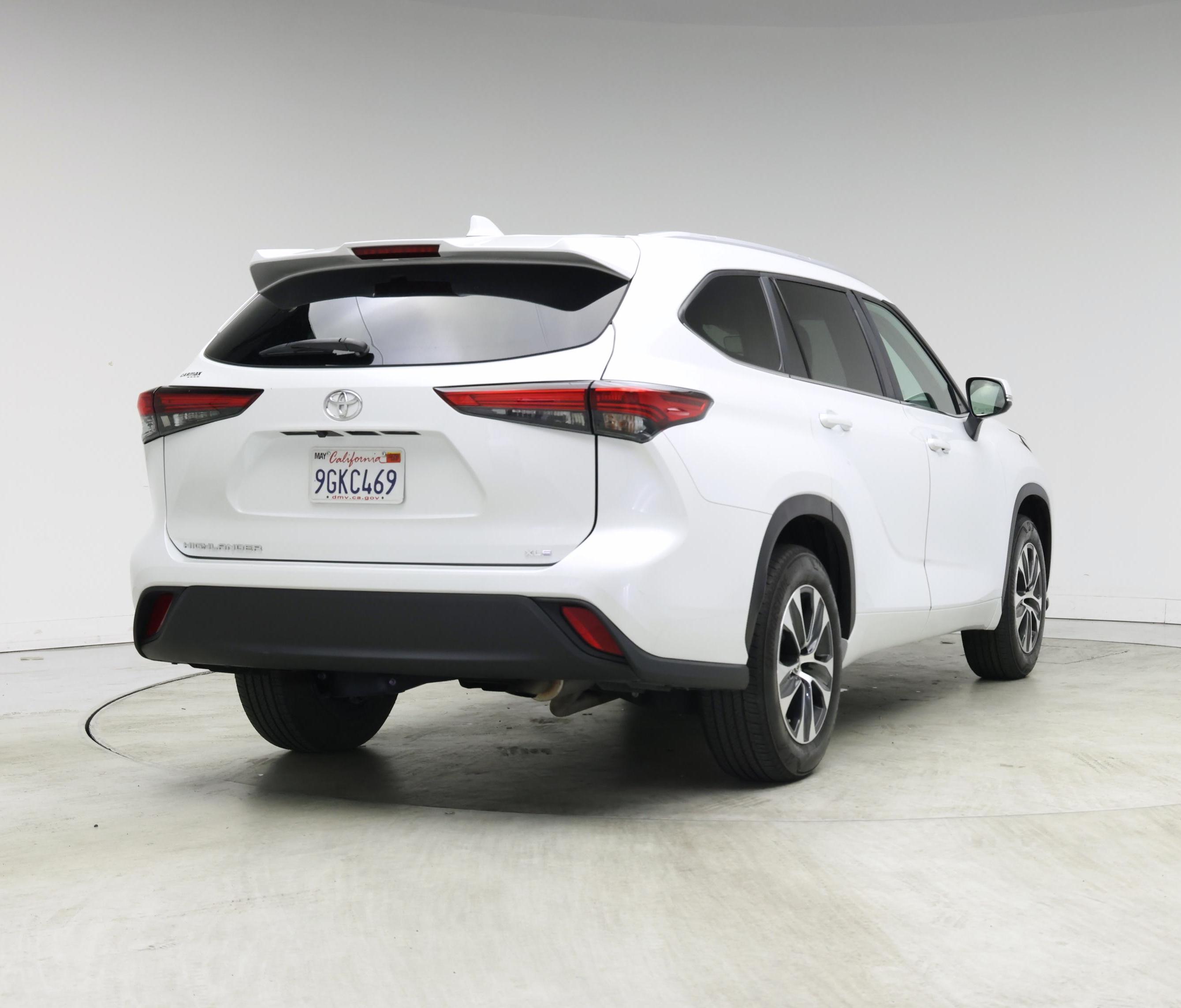 Thumbnail: 2023 Toyota Highlander - 8