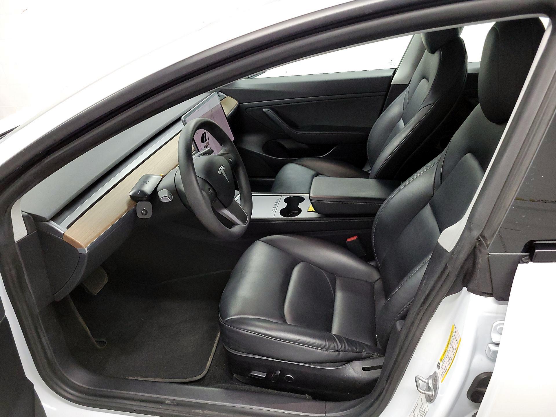 Thumbnail: 2021 Tesla Model 3 - 11