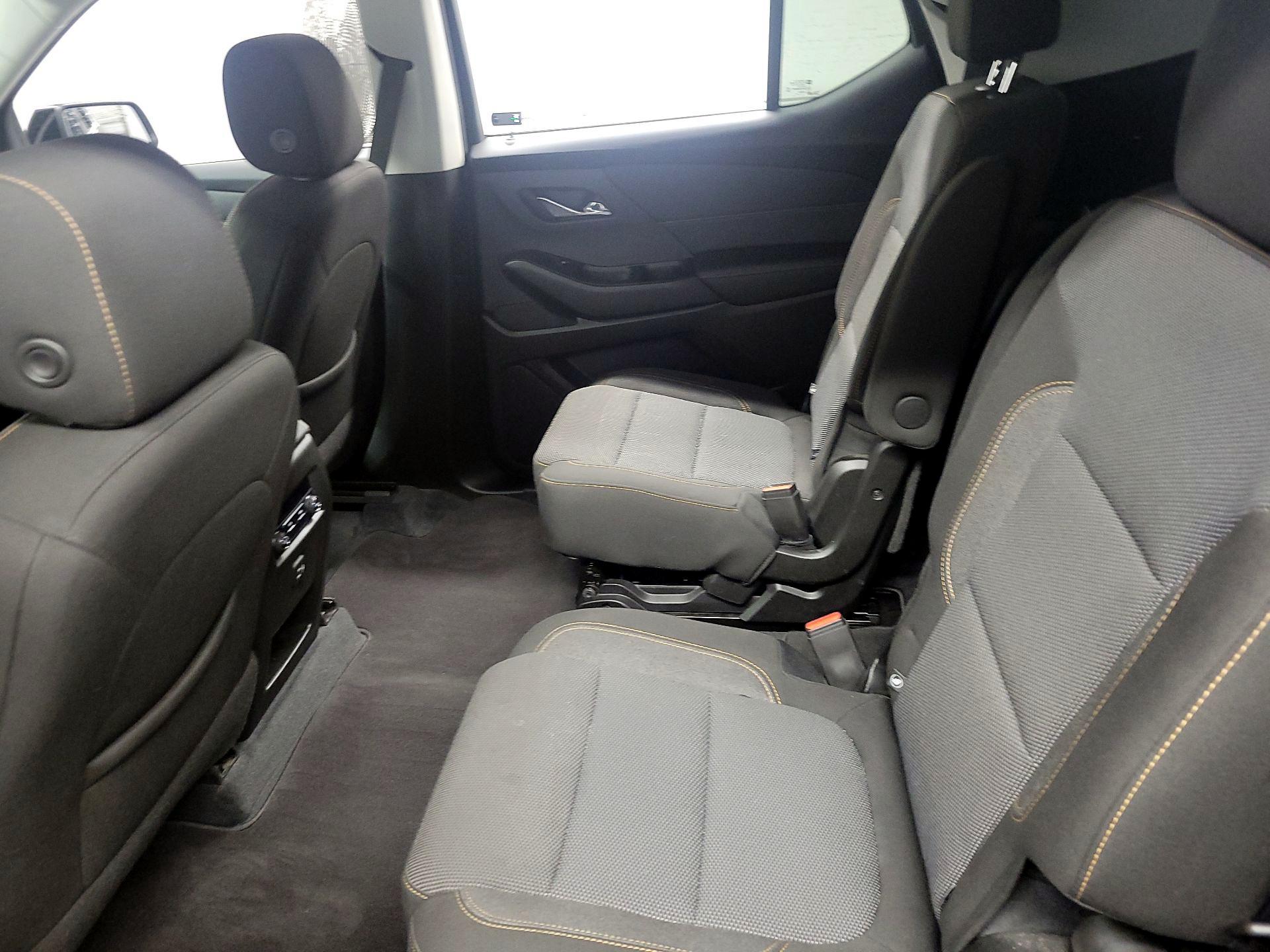 Thumbnail: 2021 Chevrolet Traverse - 16