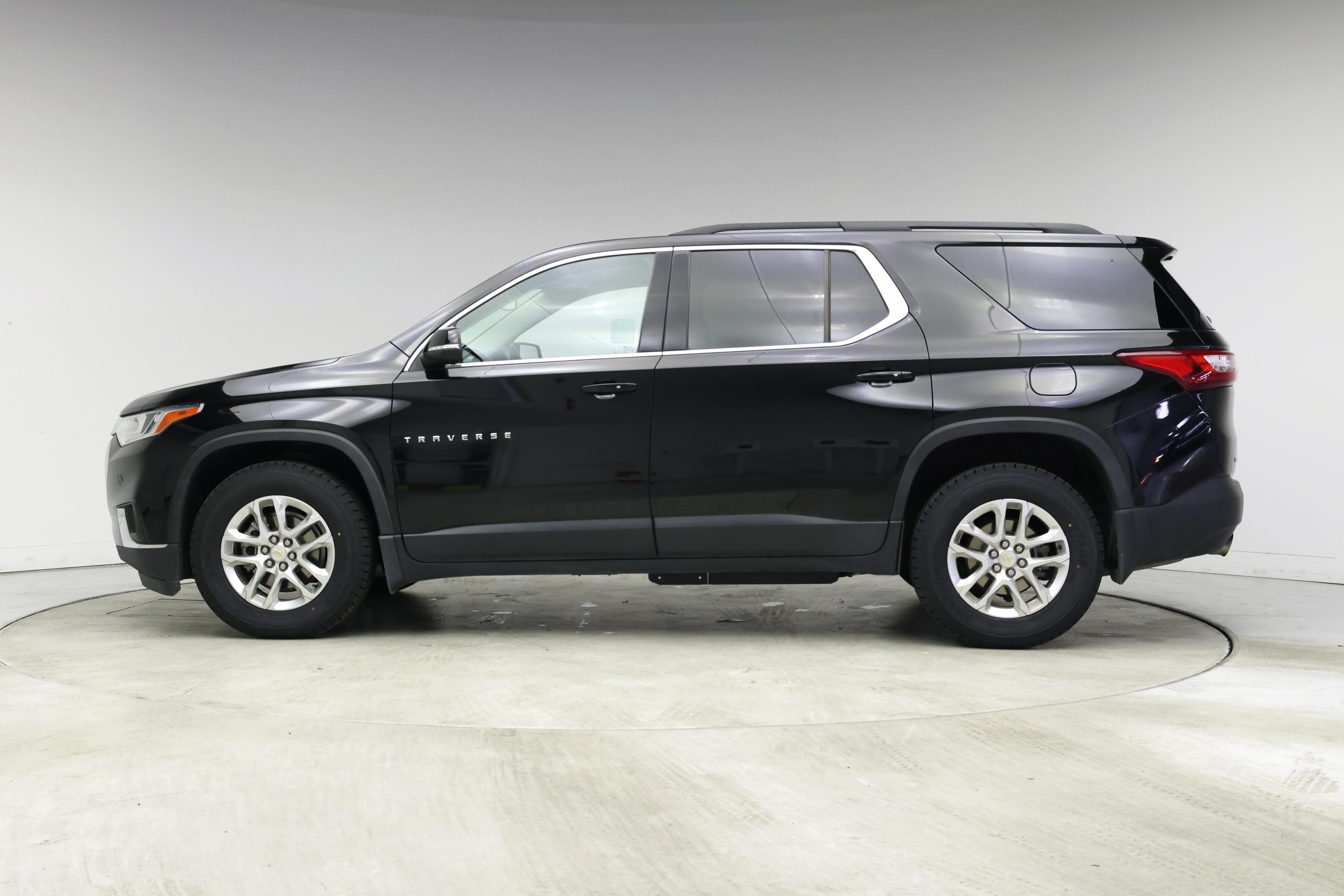 Thumbnail: 2021 Chevrolet Traverse - 3