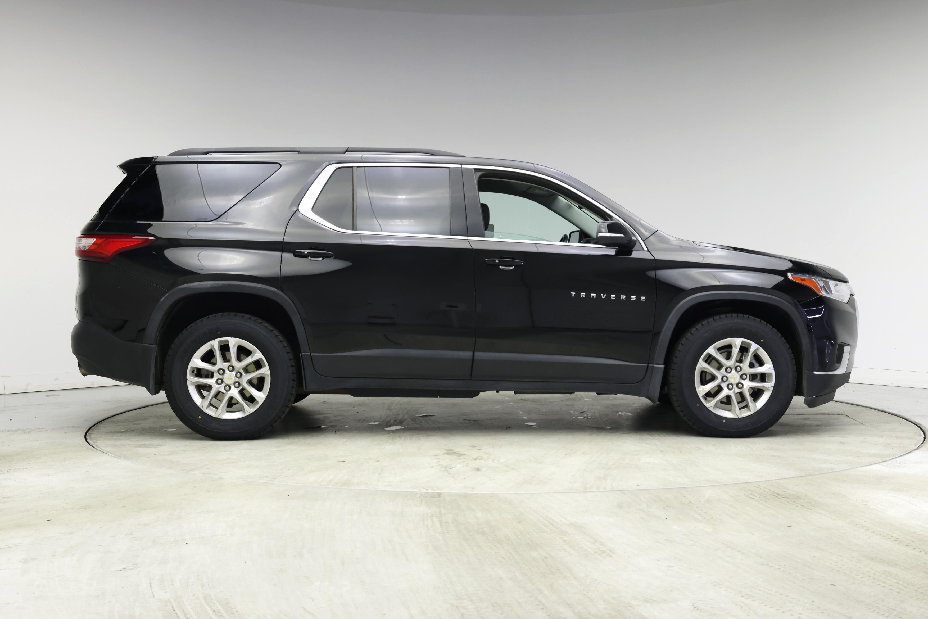 Thumbnail: 2021 Chevrolet Traverse - 7