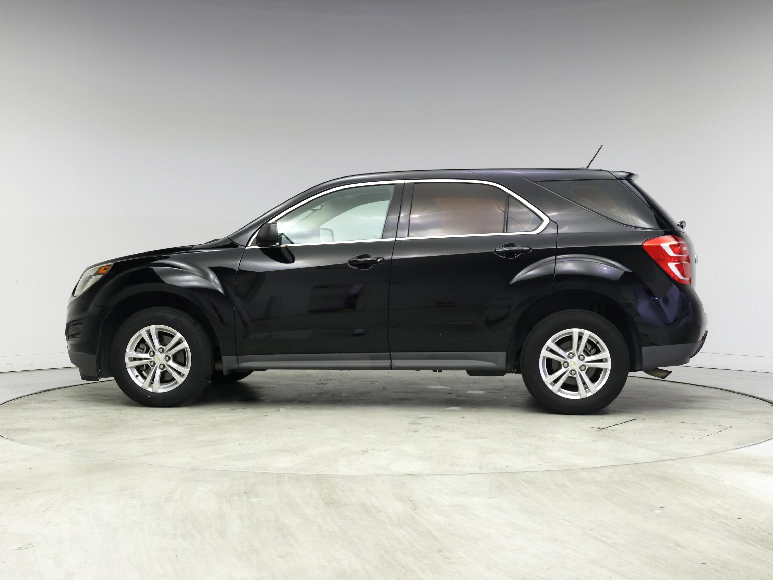 Thumbnail: 2017 Chevrolet Equinox - 3