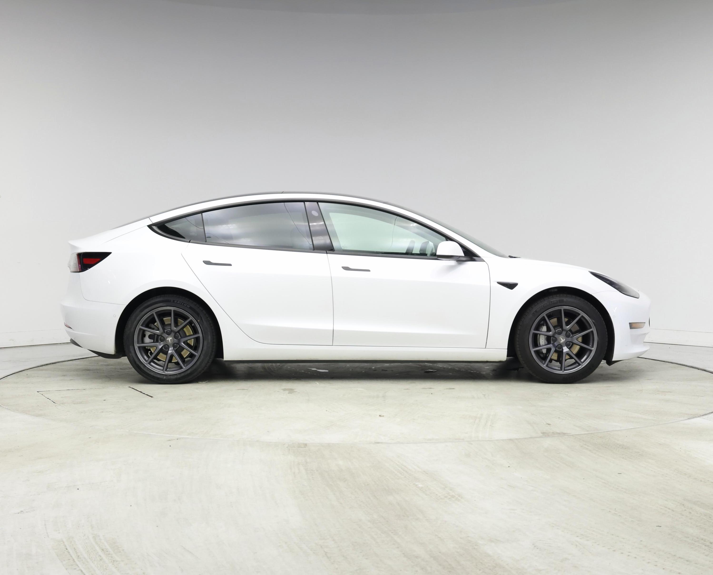 Thumbnail: 2021 Tesla Model 3 - 7