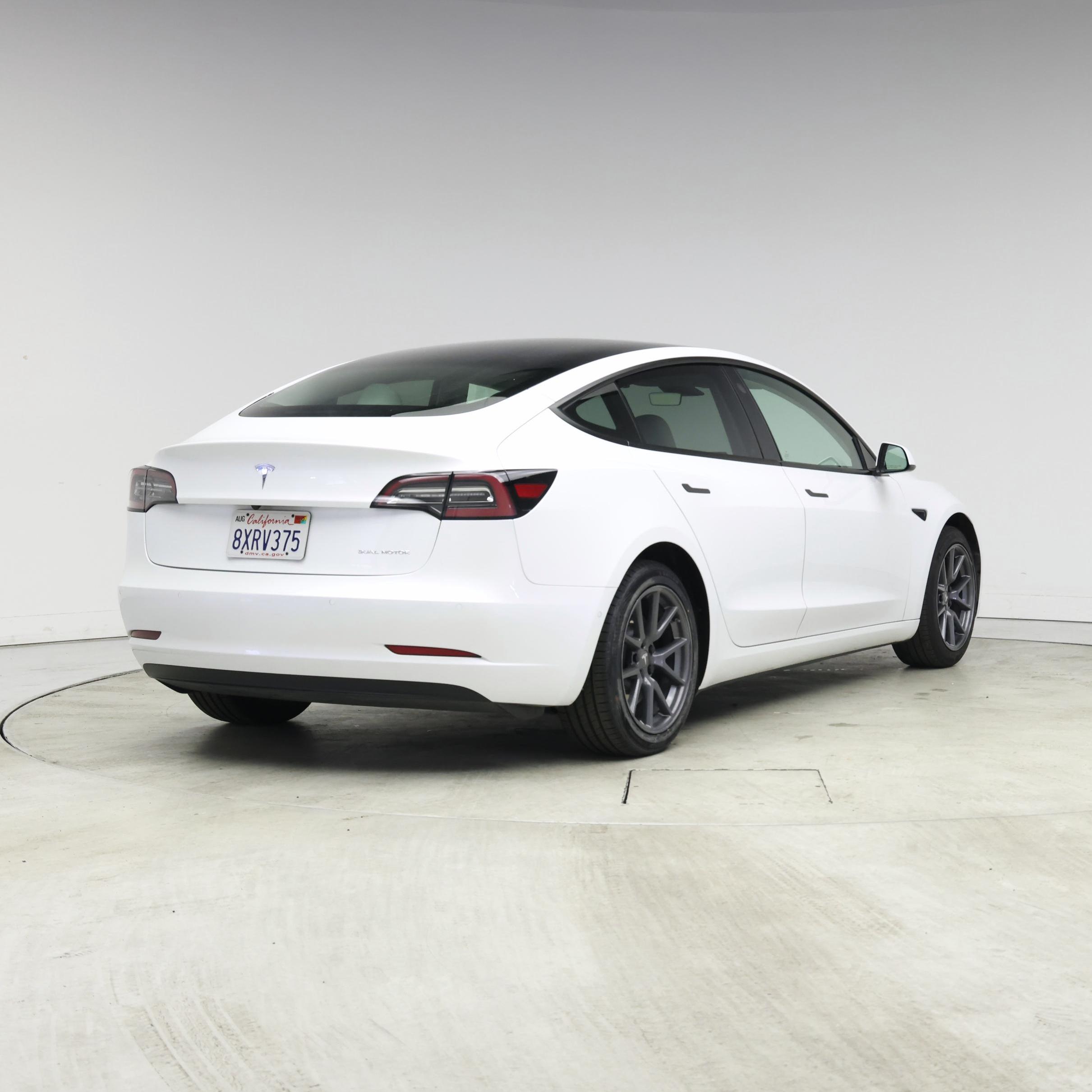 Thumbnail: 2021 Tesla Model 3 - 8