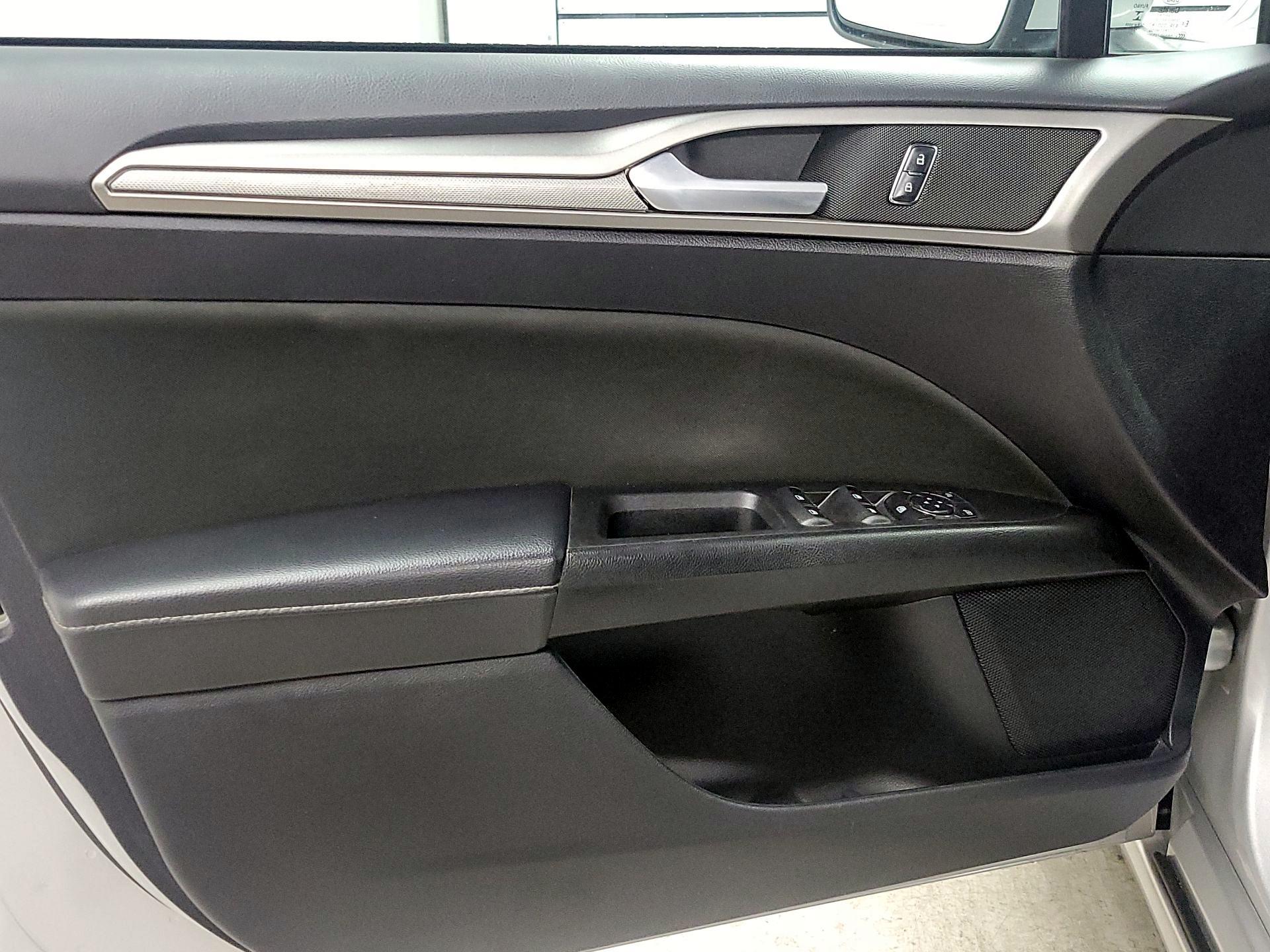 Thumbnail: 2018 Ford Fusion - 12