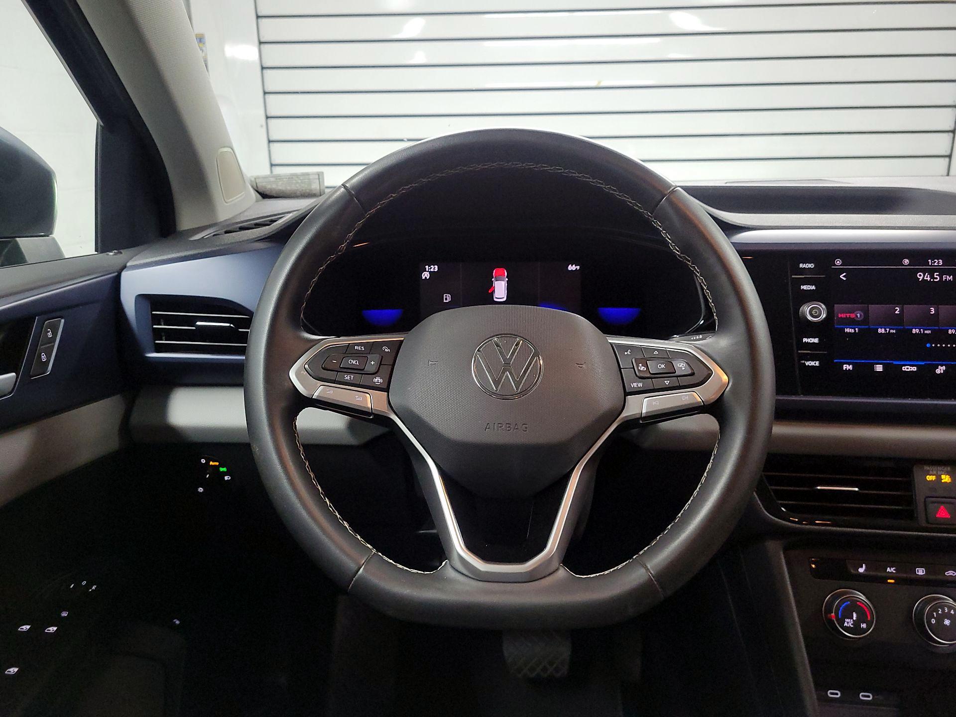 Thumbnail: 2022 Volkswagen Taos - 10