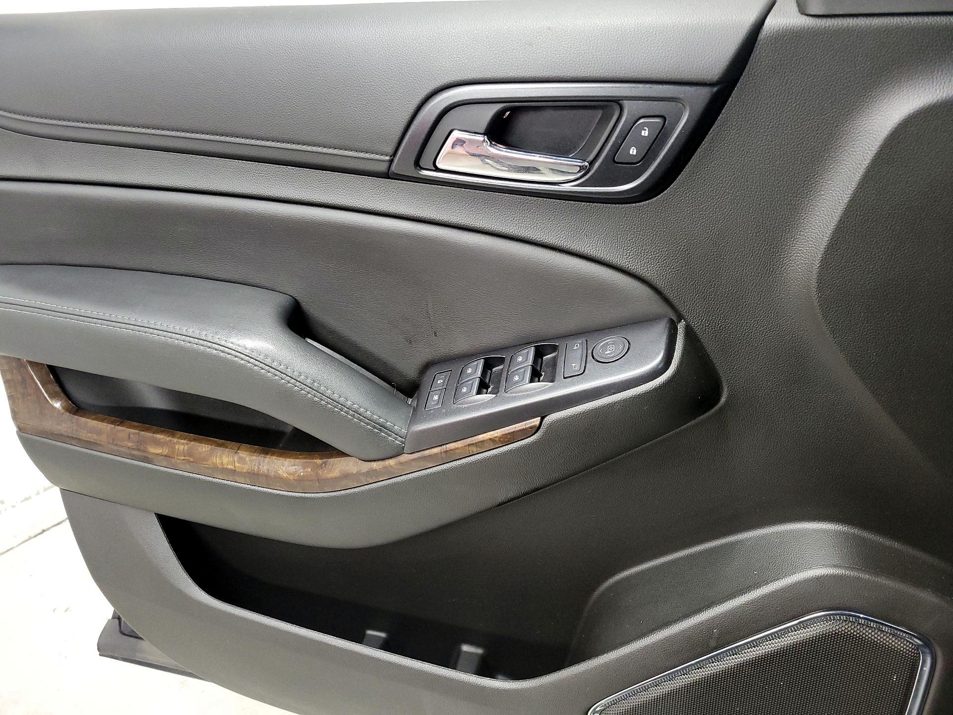 Thumbnail: 2019 Chevrolet Tahoe - 12