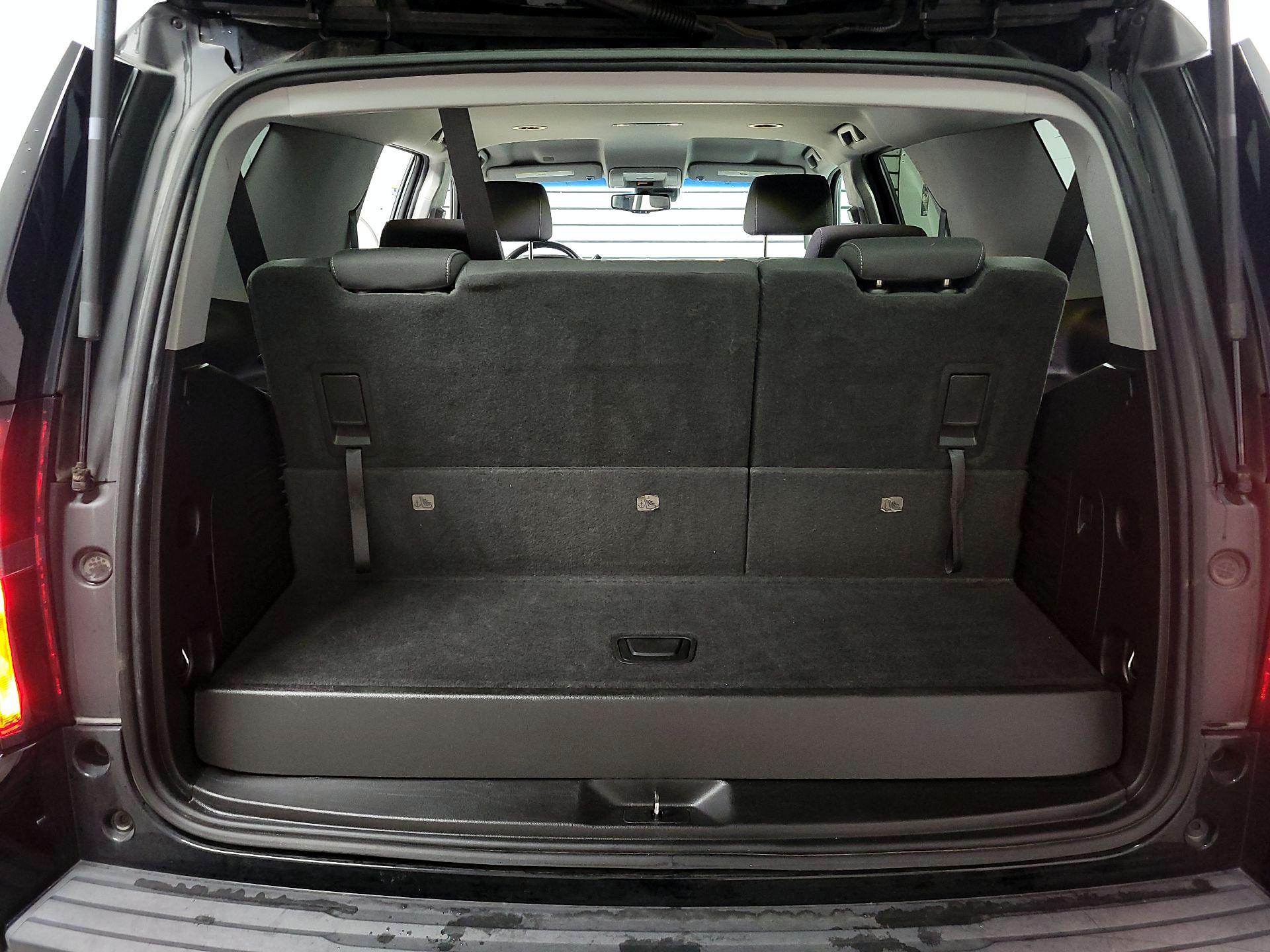Thumbnail: 2019 Chevrolet Tahoe - 19