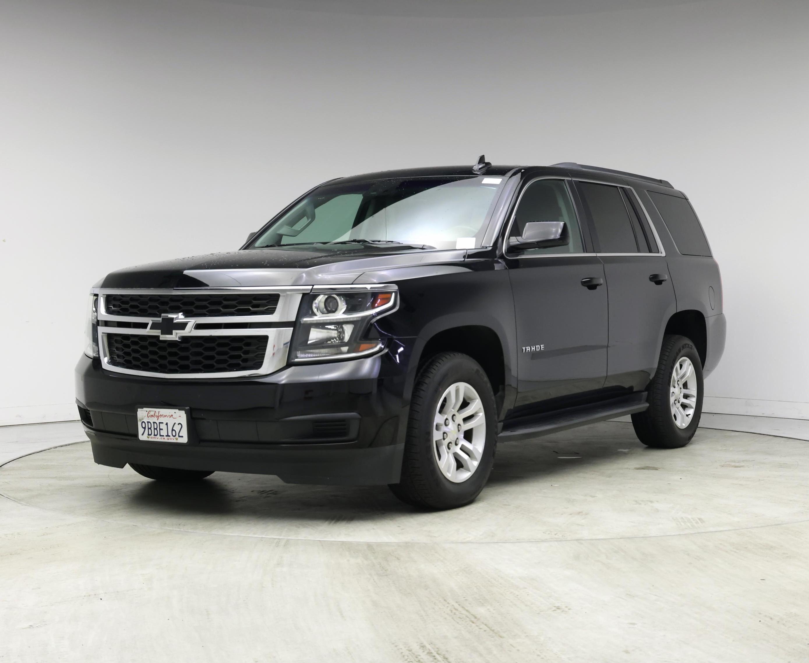 Thumbnail: 2019 Chevrolet Tahoe - 4
