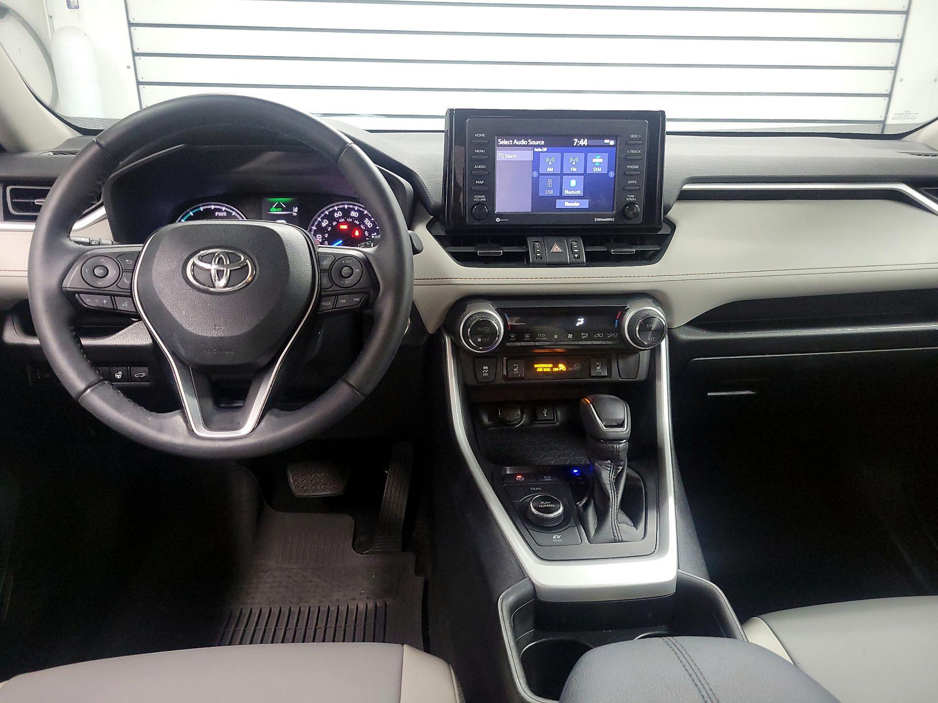 Thumbnail: 2021 Toyota RAV4 - 9