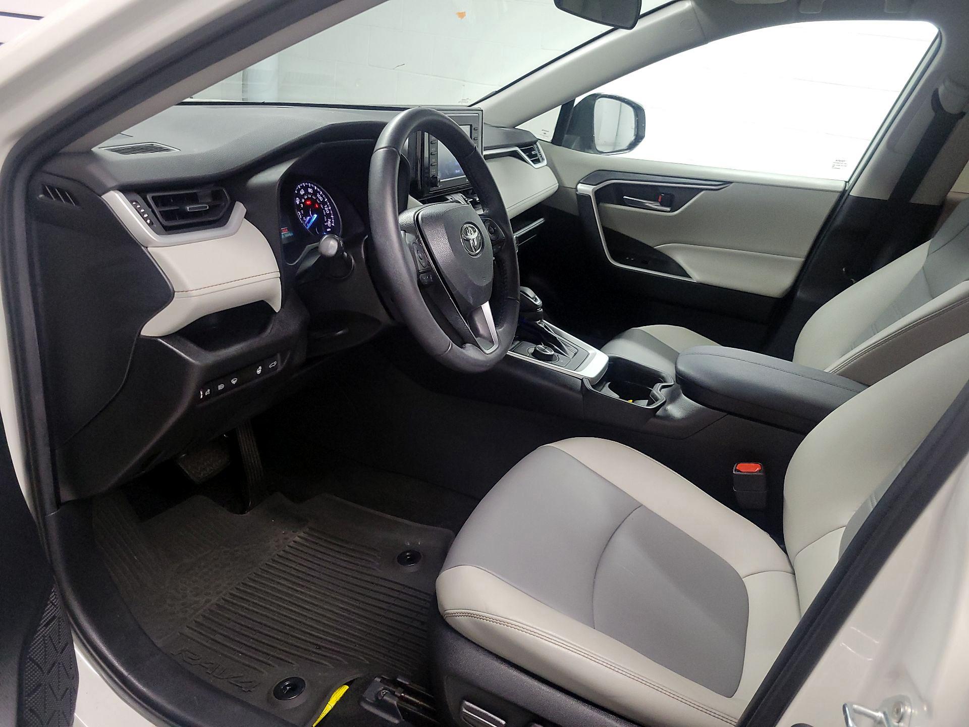 Thumbnail: 2021 Toyota RAV4 - 11