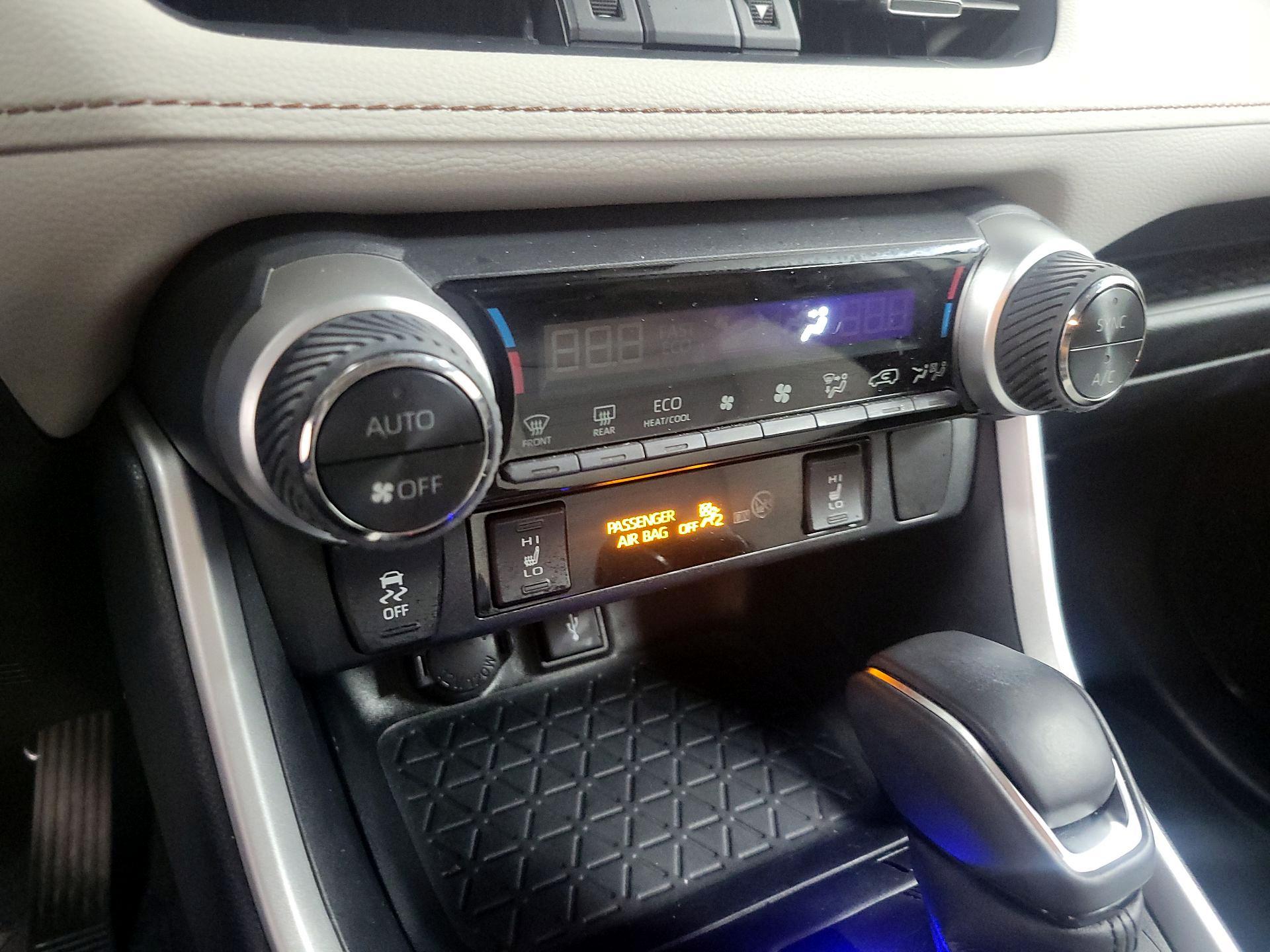 Thumbnail: 2021 Toyota RAV4 - 15