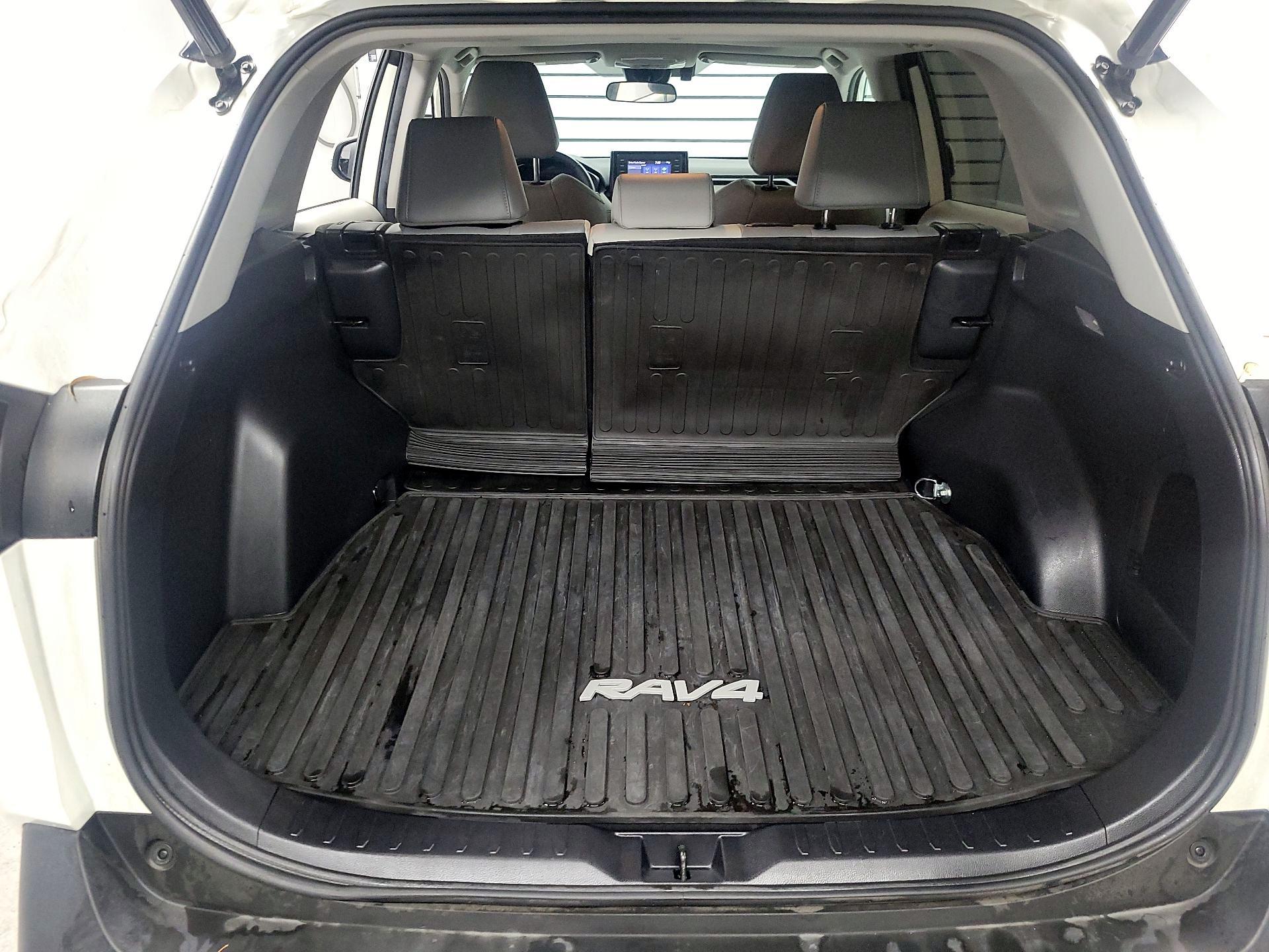 Thumbnail: 2021 Toyota RAV4 - 18