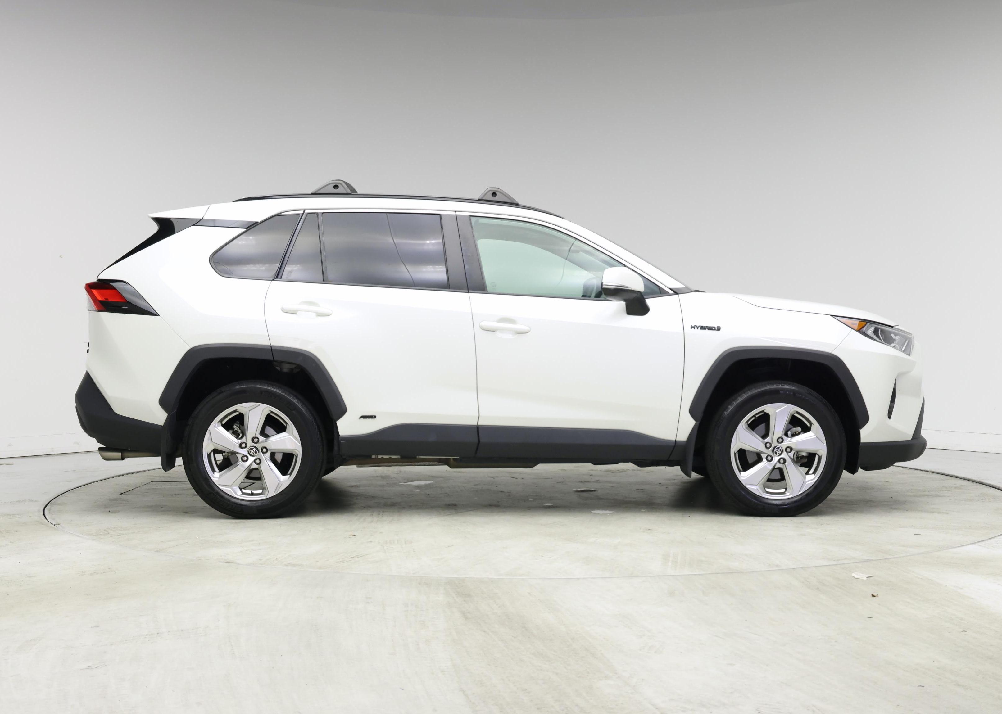 Thumbnail: 2021 Toyota RAV4 - 7