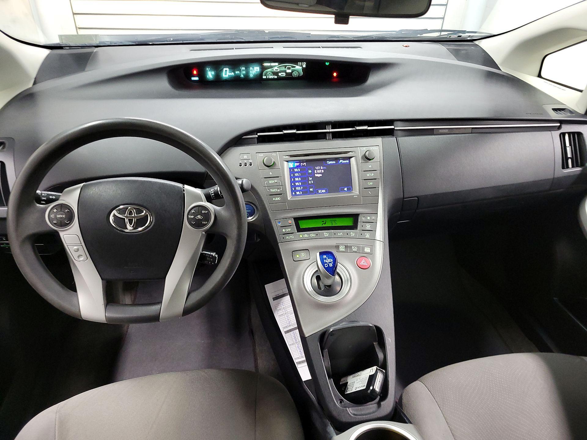 Thumbnail: 2014 Toyota Prius - 9