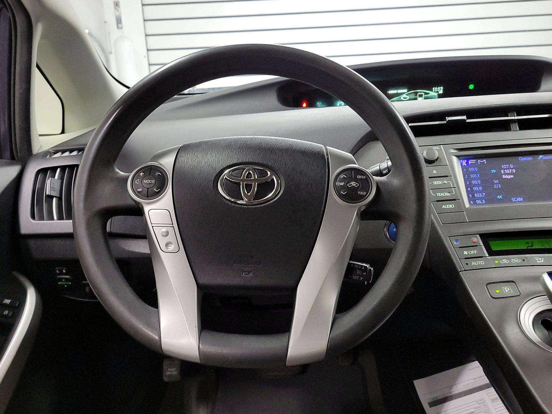 Thumbnail: 2014 Toyota Prius - 10
