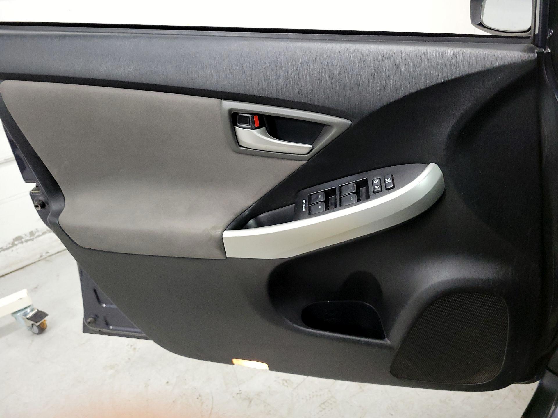 Thumbnail: 2014 Toyota Prius - 12