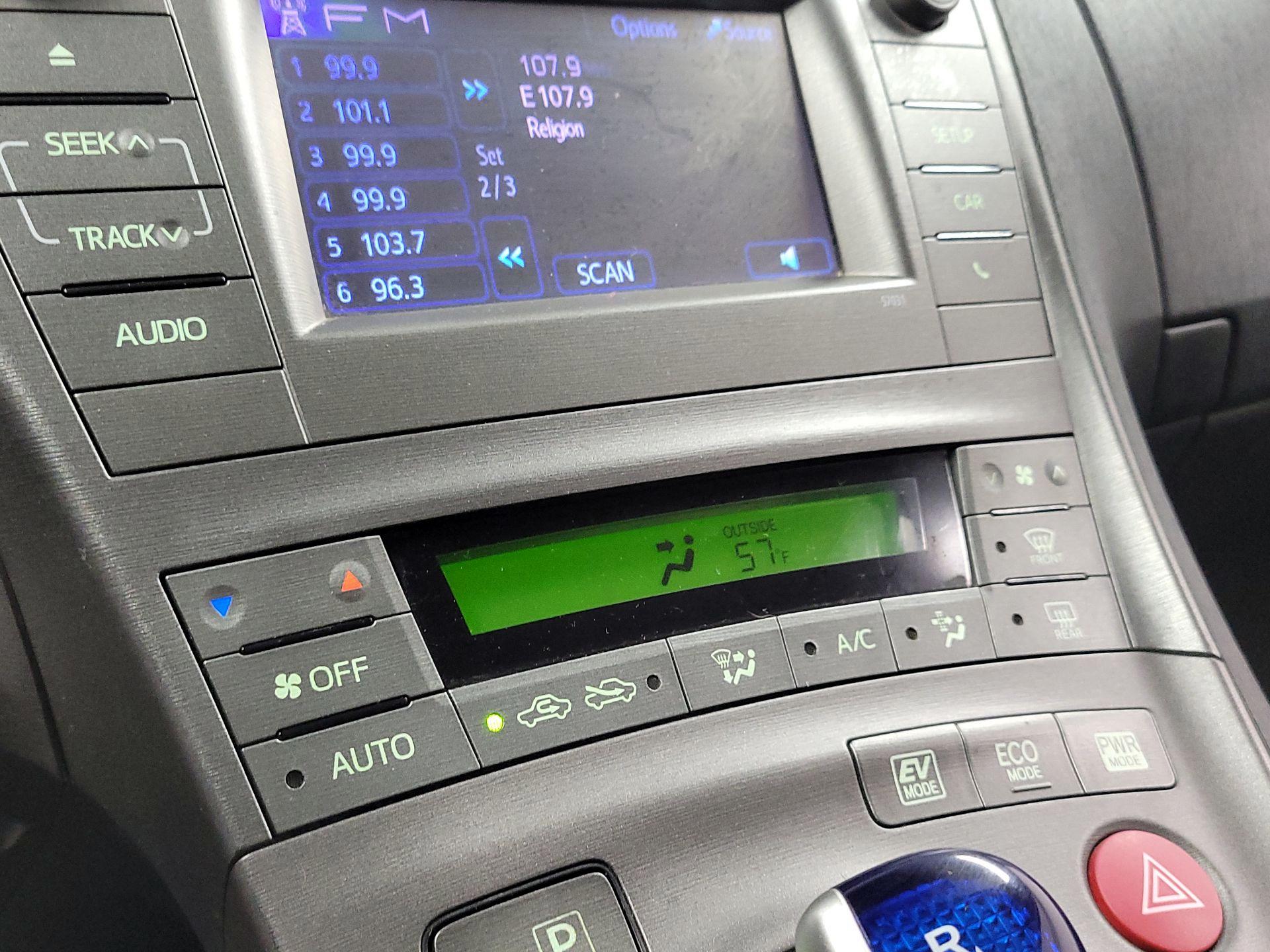Thumbnail: 2014 Toyota Prius - 15