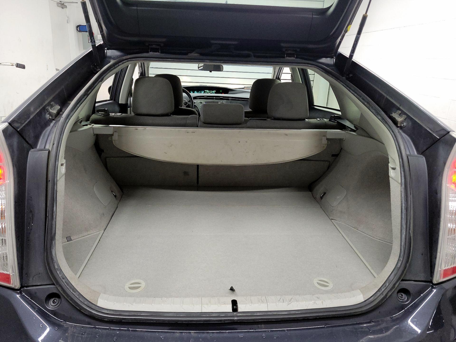Thumbnail: 2014 Toyota Prius - 18