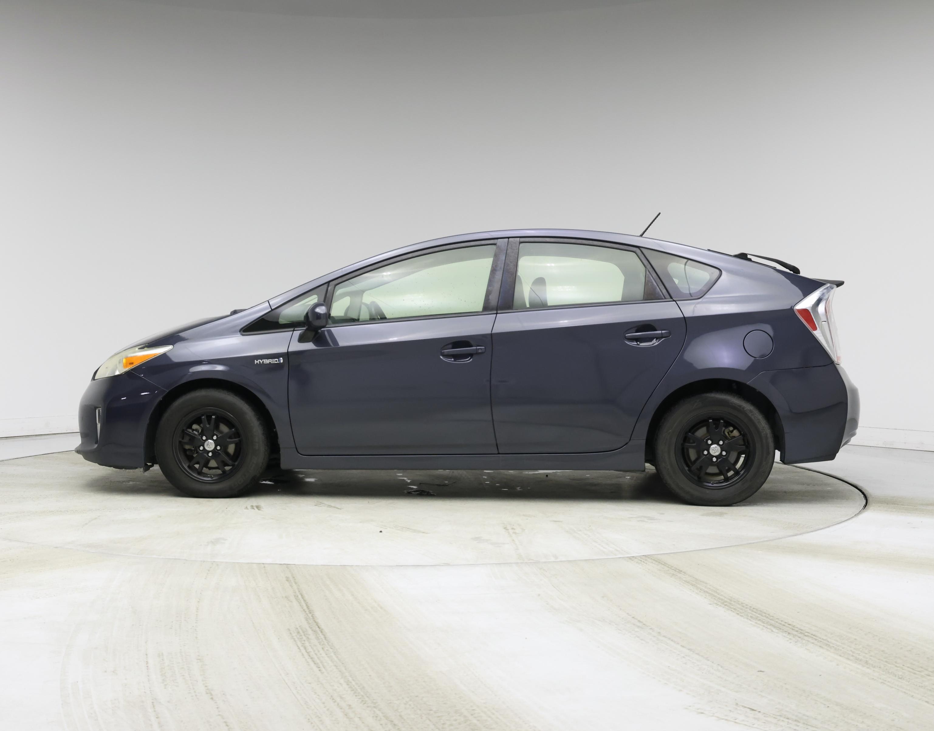 Thumbnail: 2014 Toyota Prius - 3
