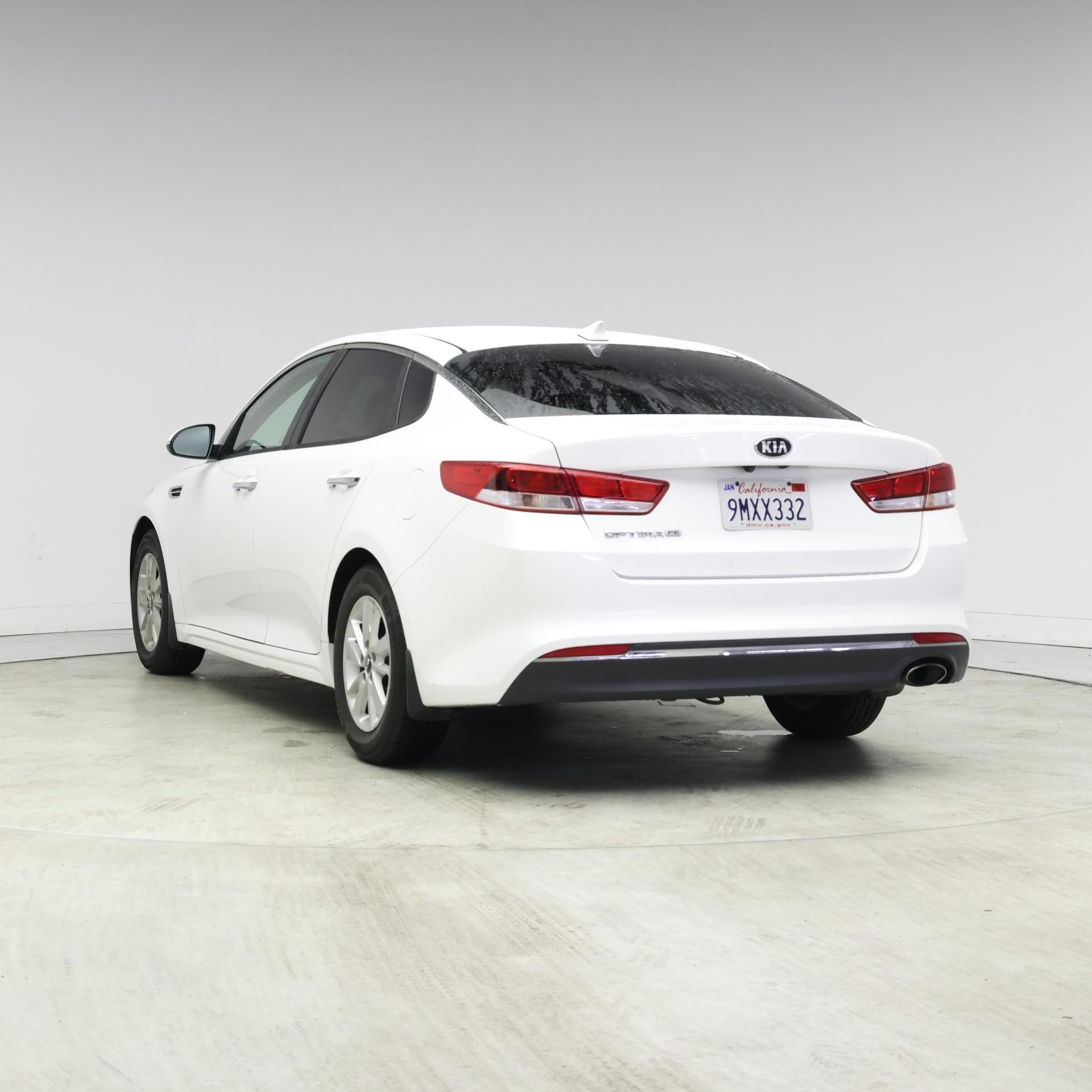 Thumbnail: 2016 Kia Optima - 2