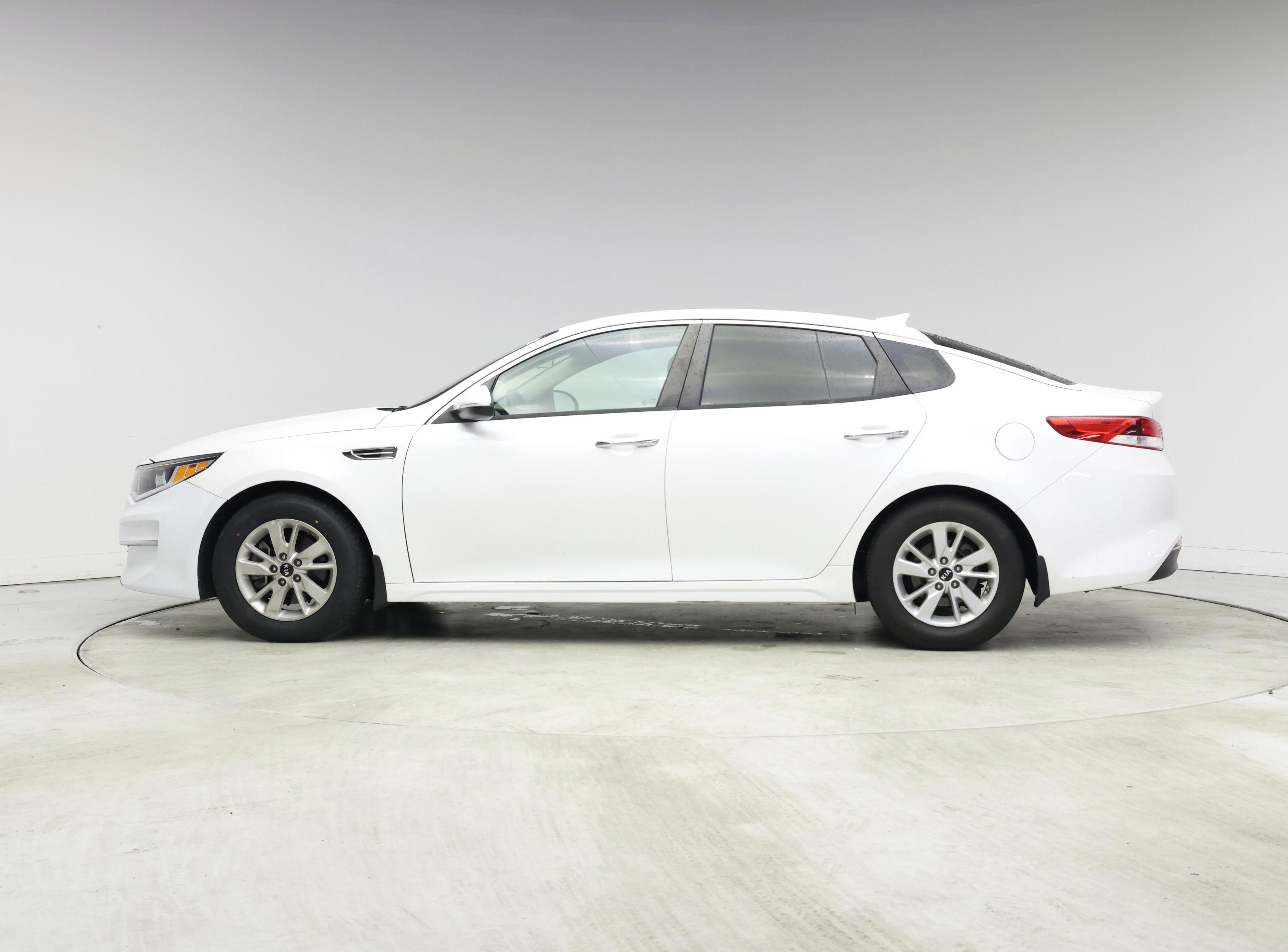 Thumbnail: 2016 Kia Optima - 3