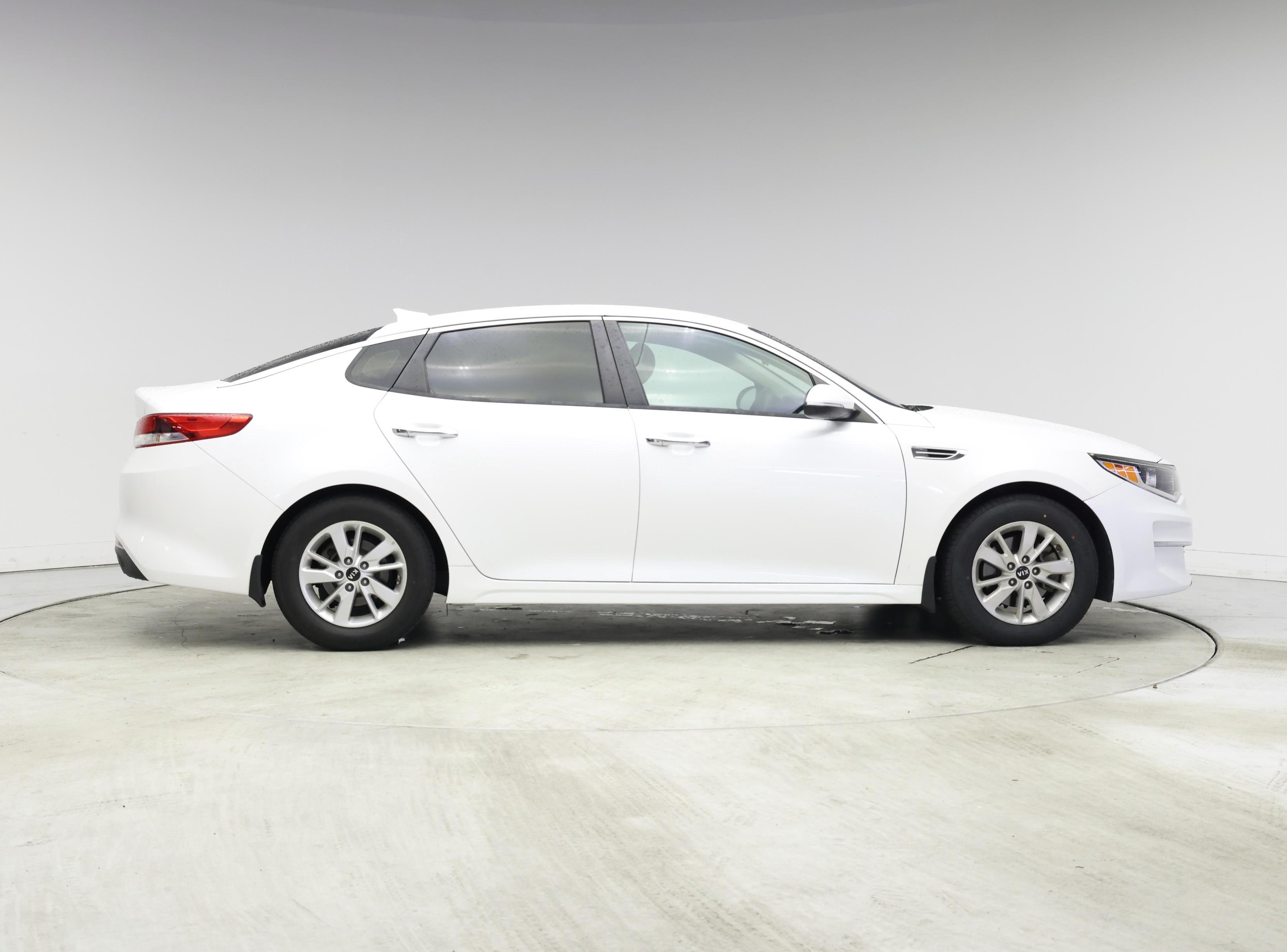 Thumbnail: 2016 Kia Optima - 7