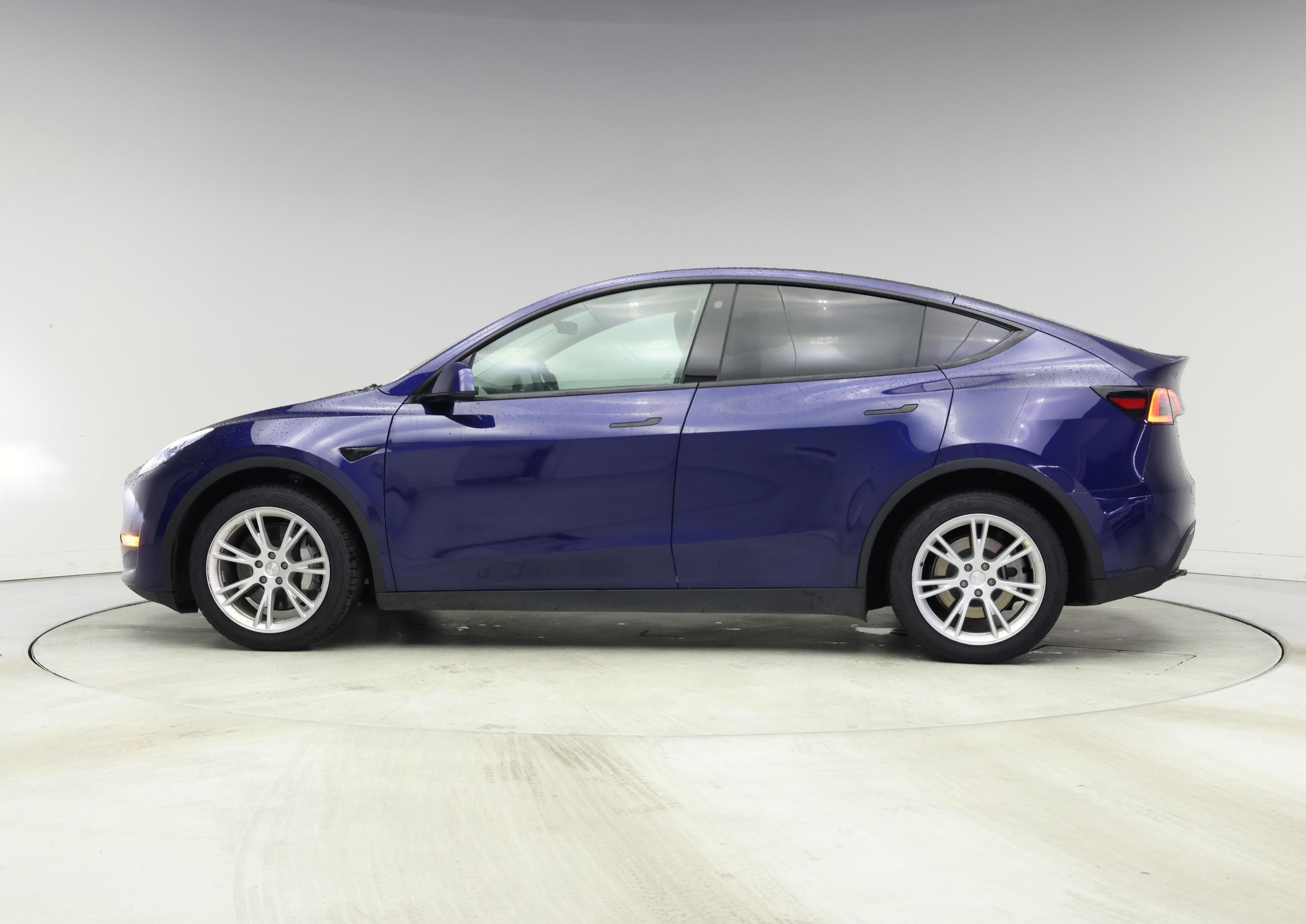 Thumbnail: 2023 Tesla Model Y - 3