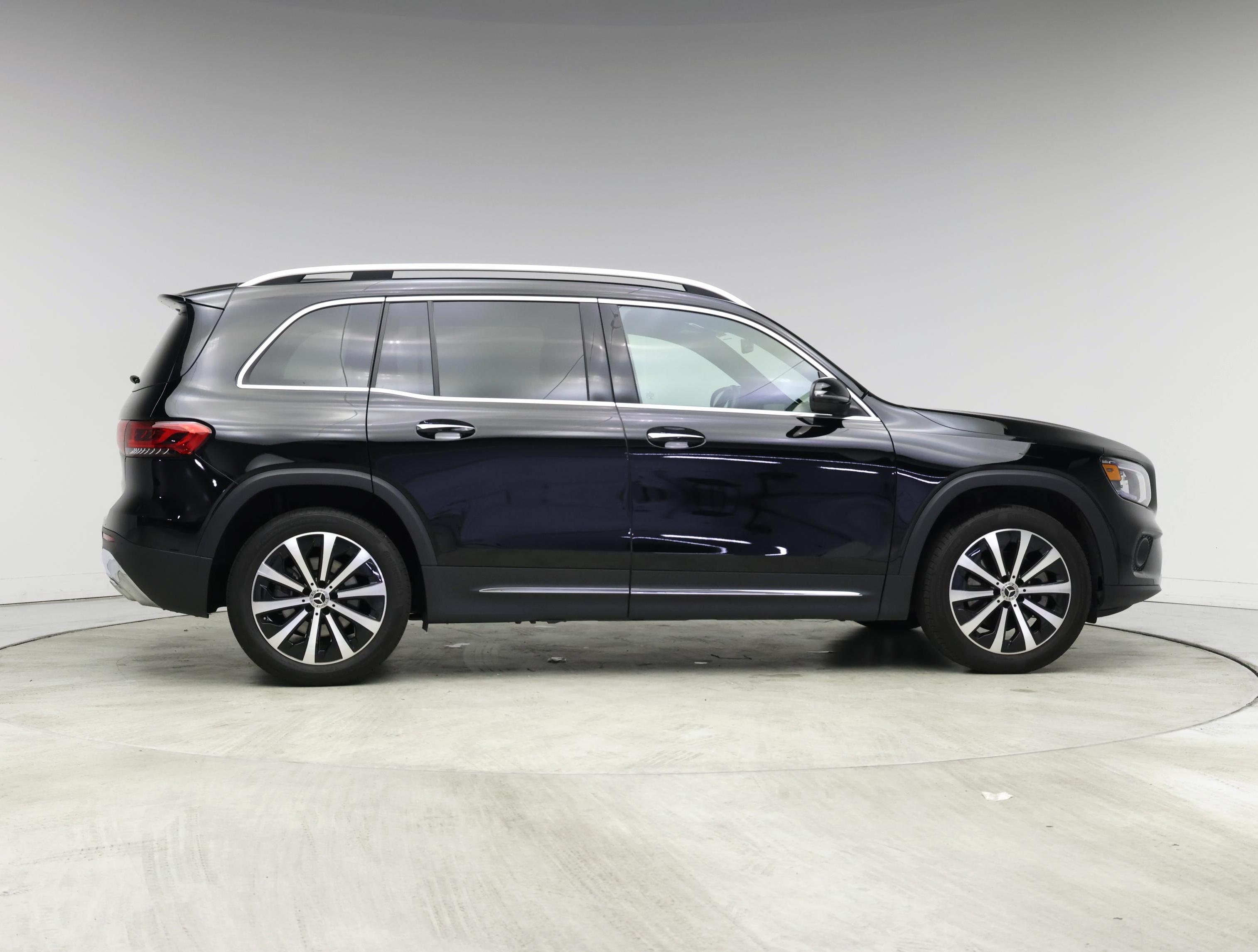 Thumbnail: 2023 Mercedes-Benz GLB - 7