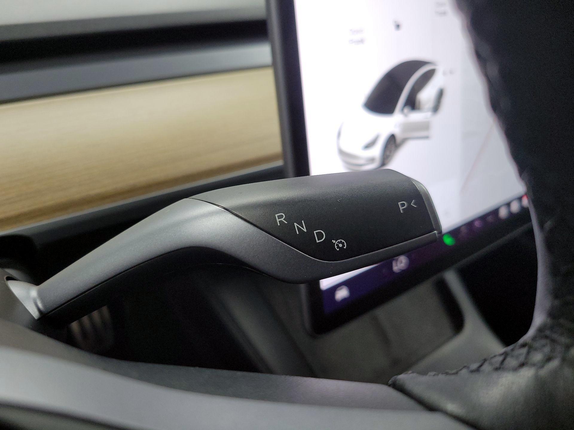 Thumbnail: 2022 Tesla Model 3 - 17