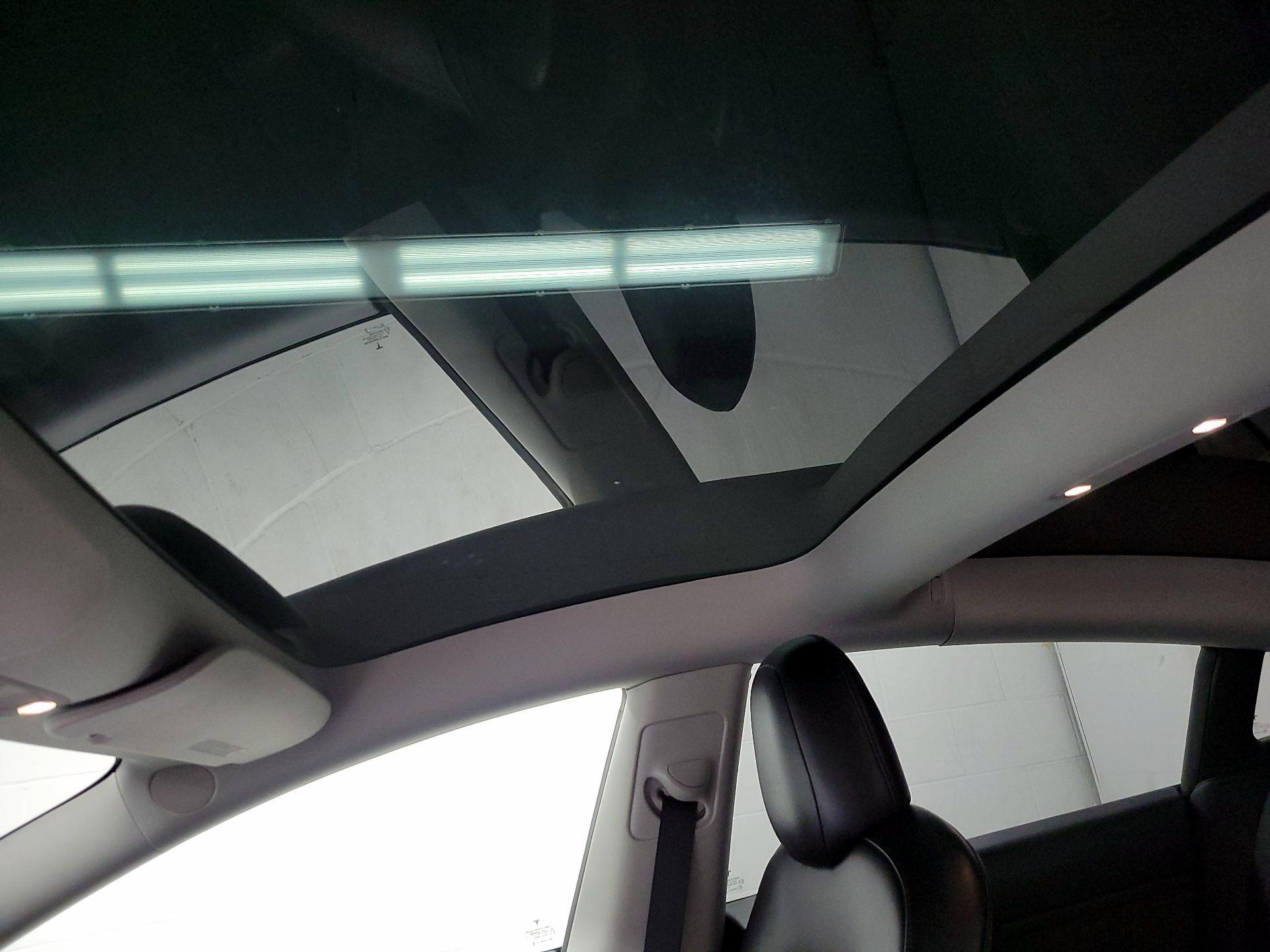 Thumbnail: 2022 Tesla Model 3 - 18