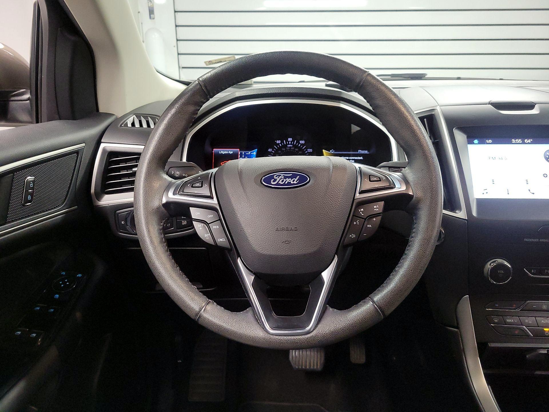 Thumbnail: 2019 Ford Edge - 10