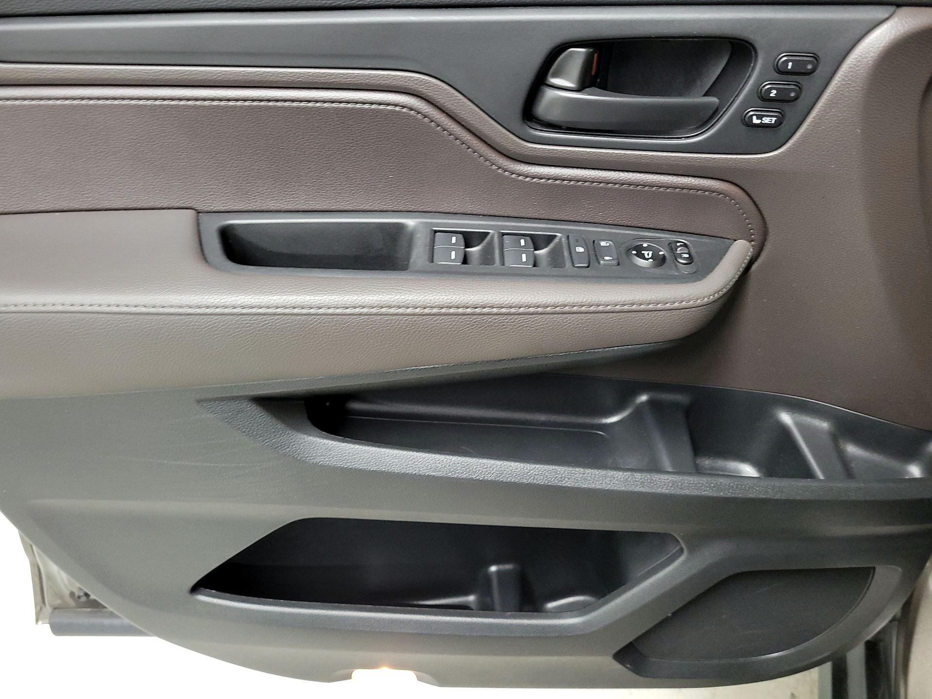 Thumbnail: 2019 Honda Odyssey - 12