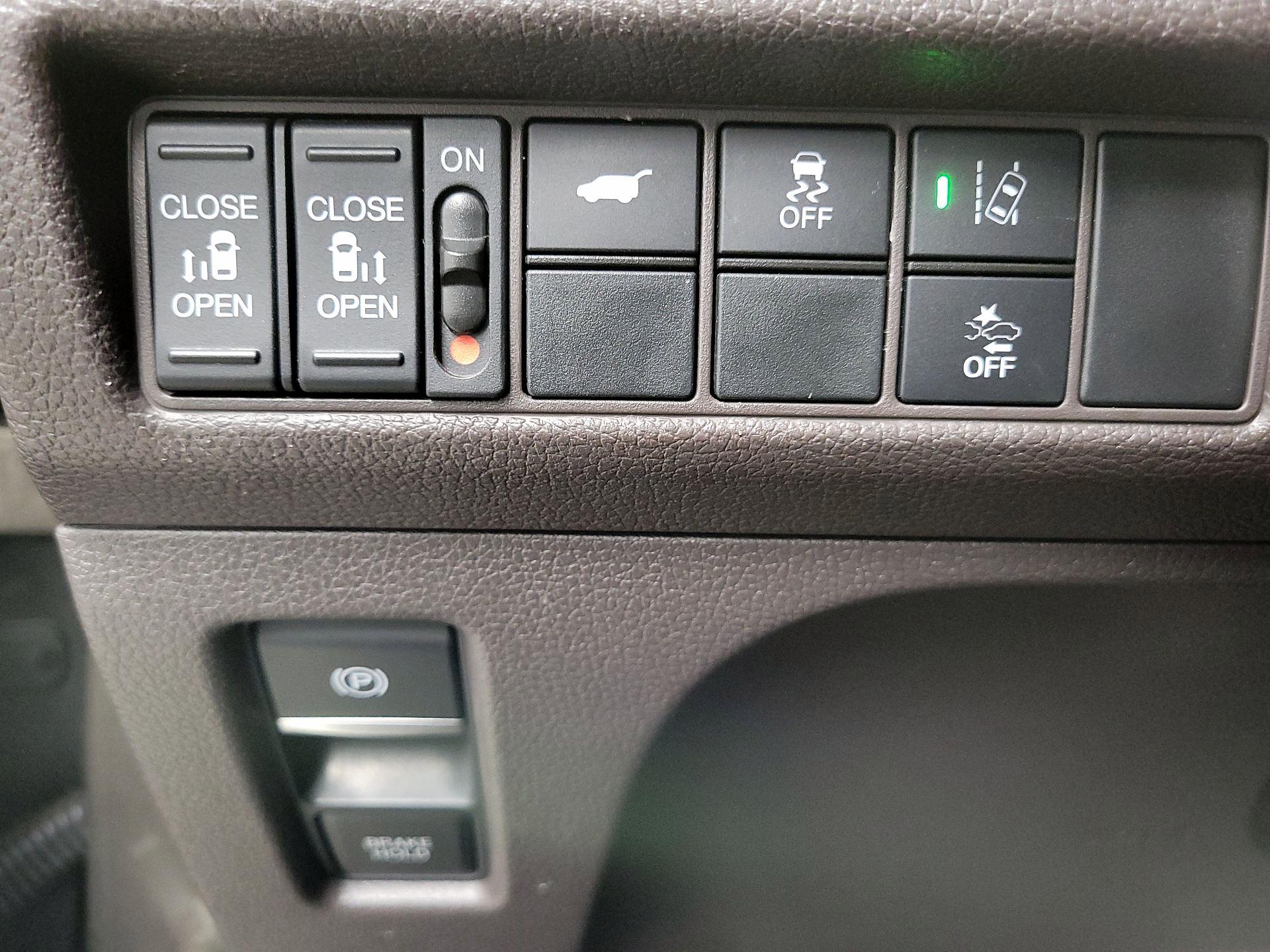 Thumbnail: 2019 Honda Odyssey - 13