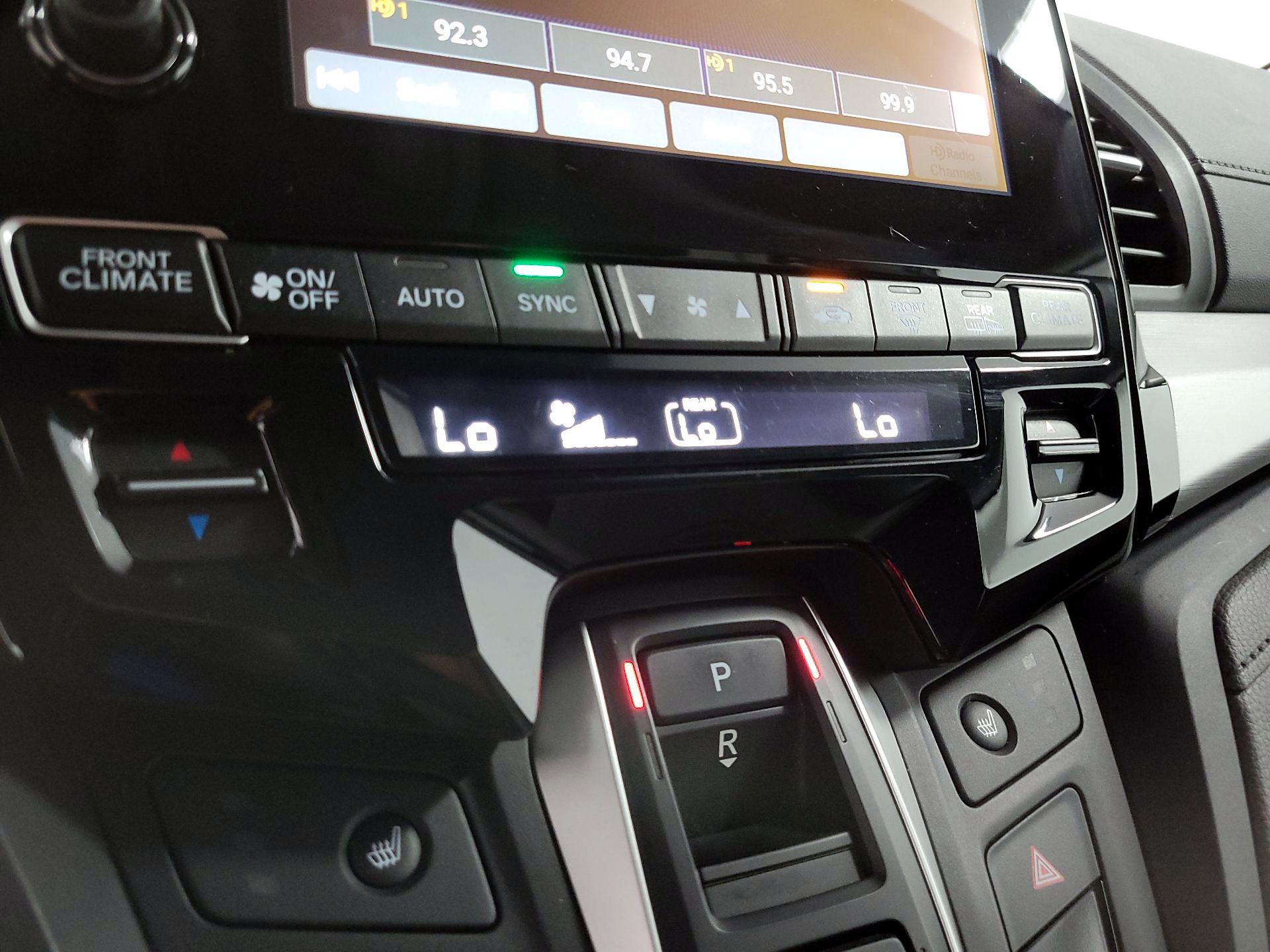 Thumbnail: 2019 Honda Odyssey - 16