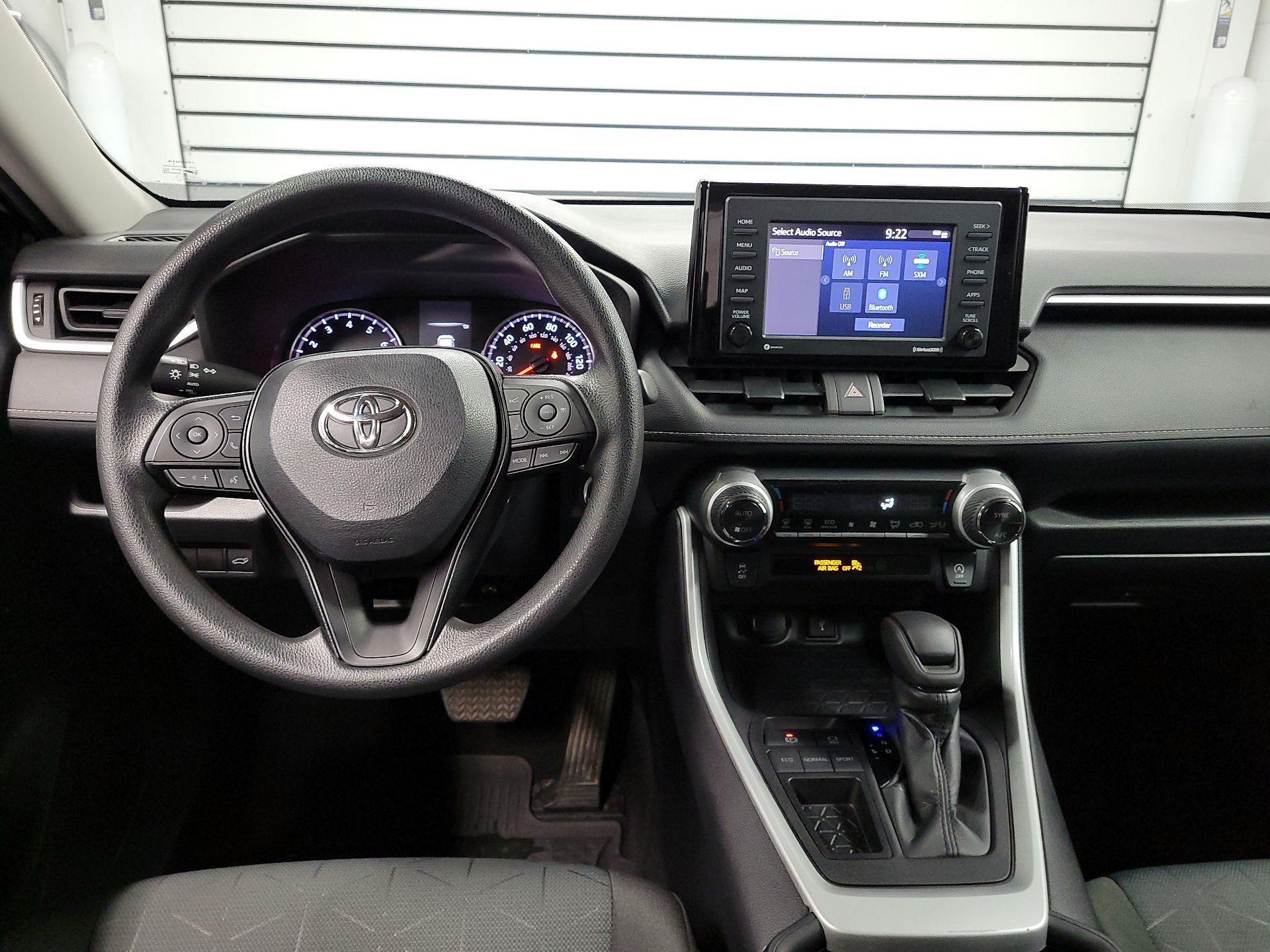 Thumbnail: 2022 Toyota RAV4 - 9