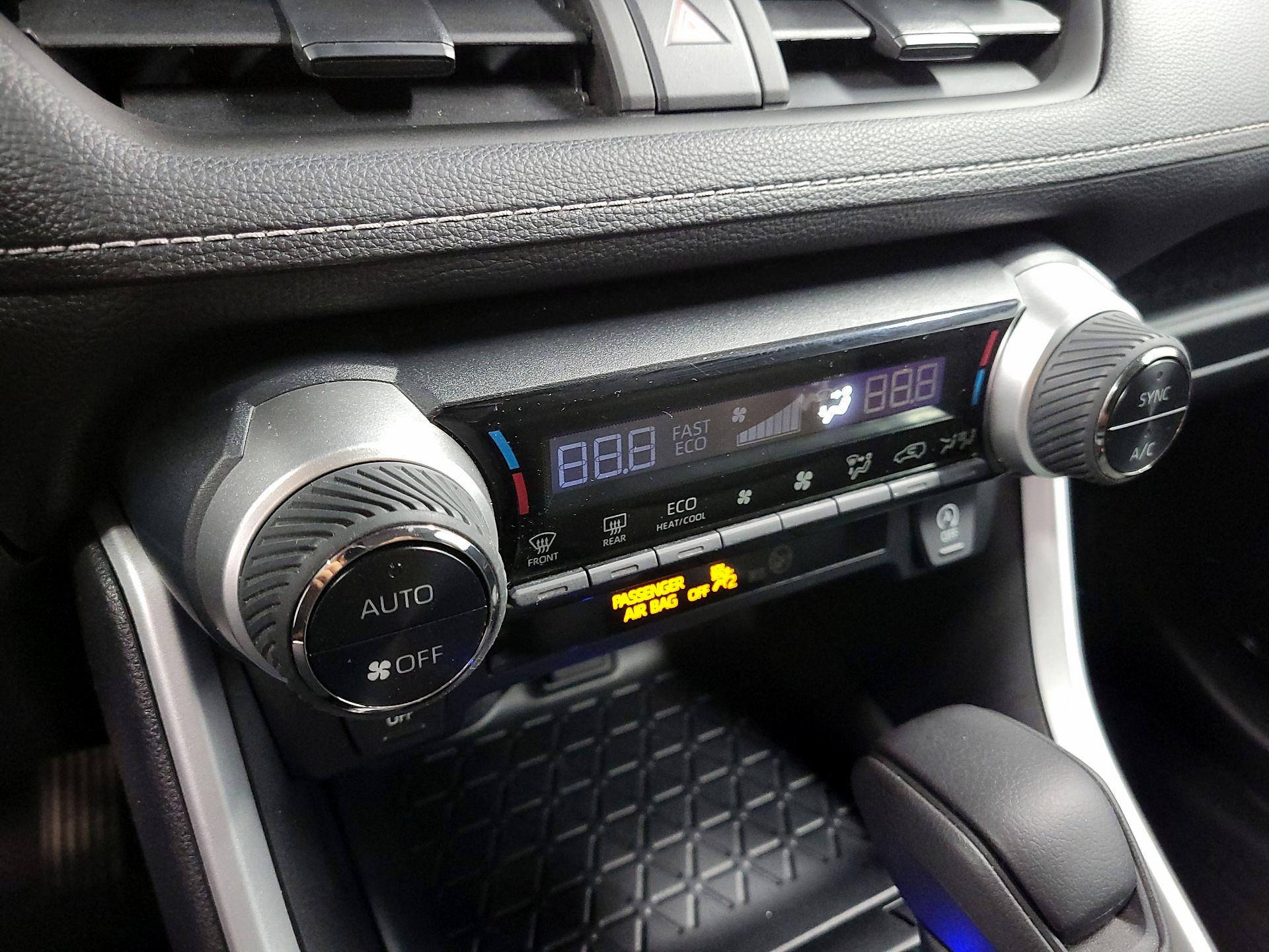 Thumbnail: 2022 Toyota RAV4 - 15