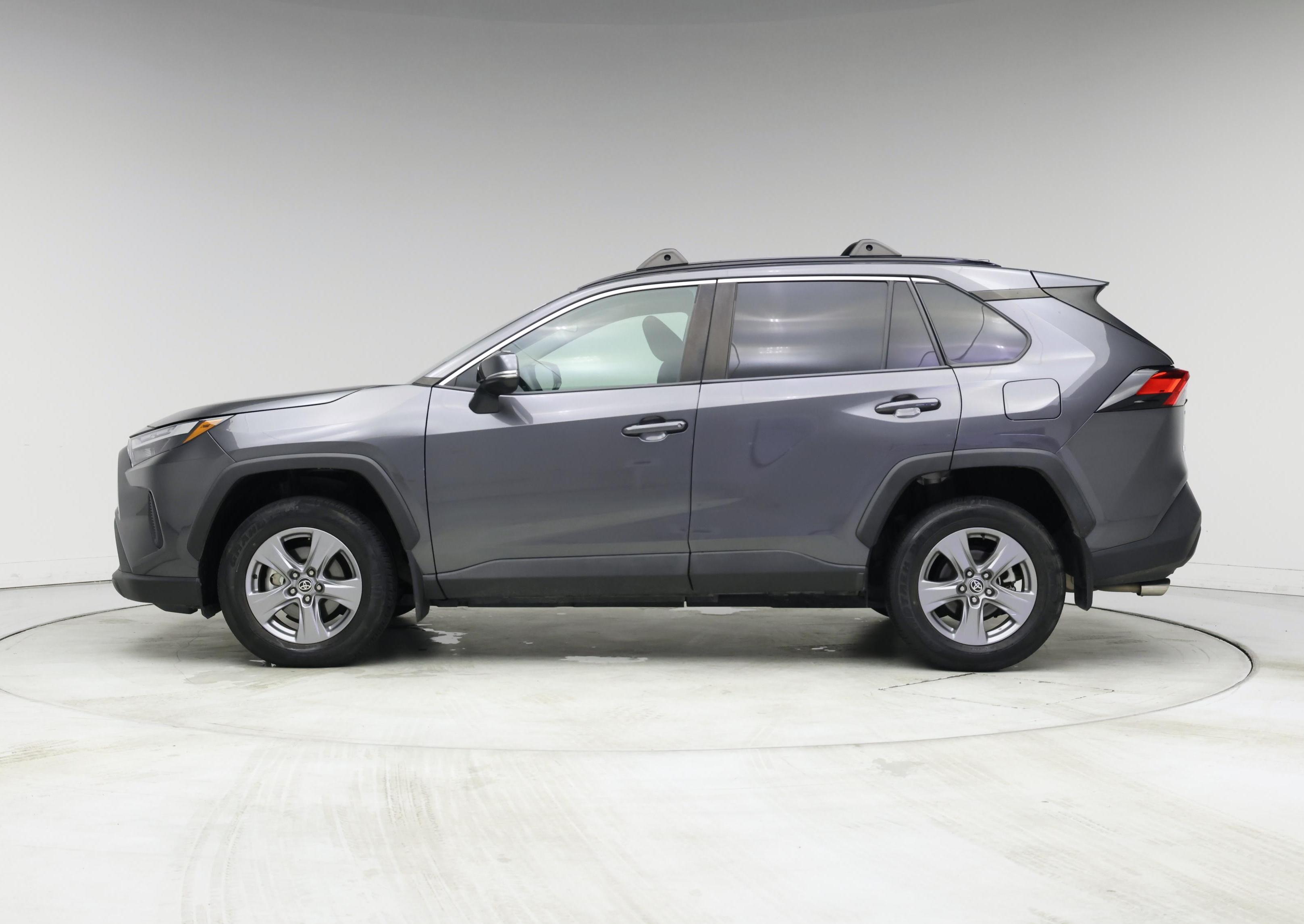 Thumbnail: 2022 Toyota RAV4 - 3