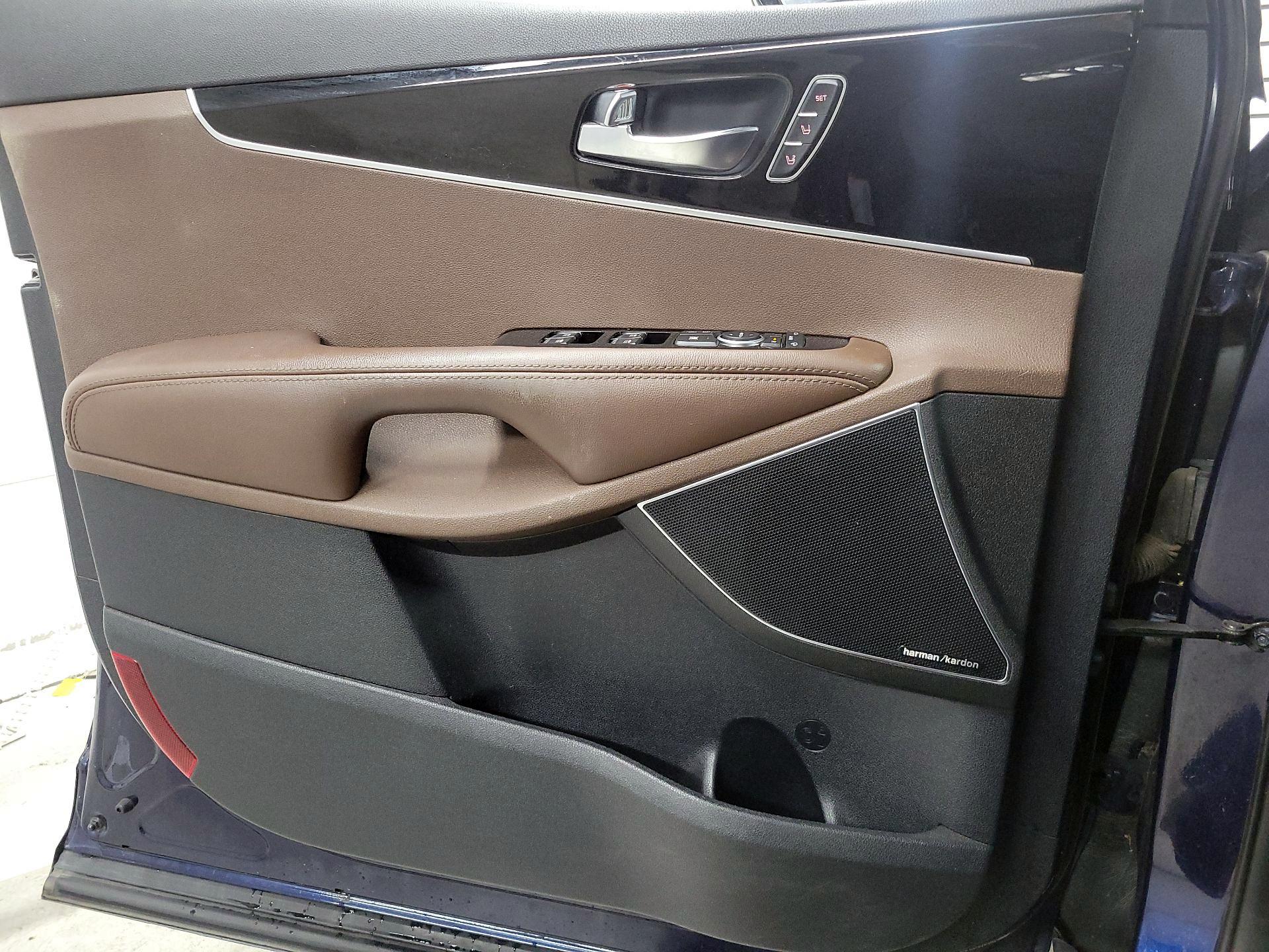 Thumbnail: 2020 Kia Sorento - 12