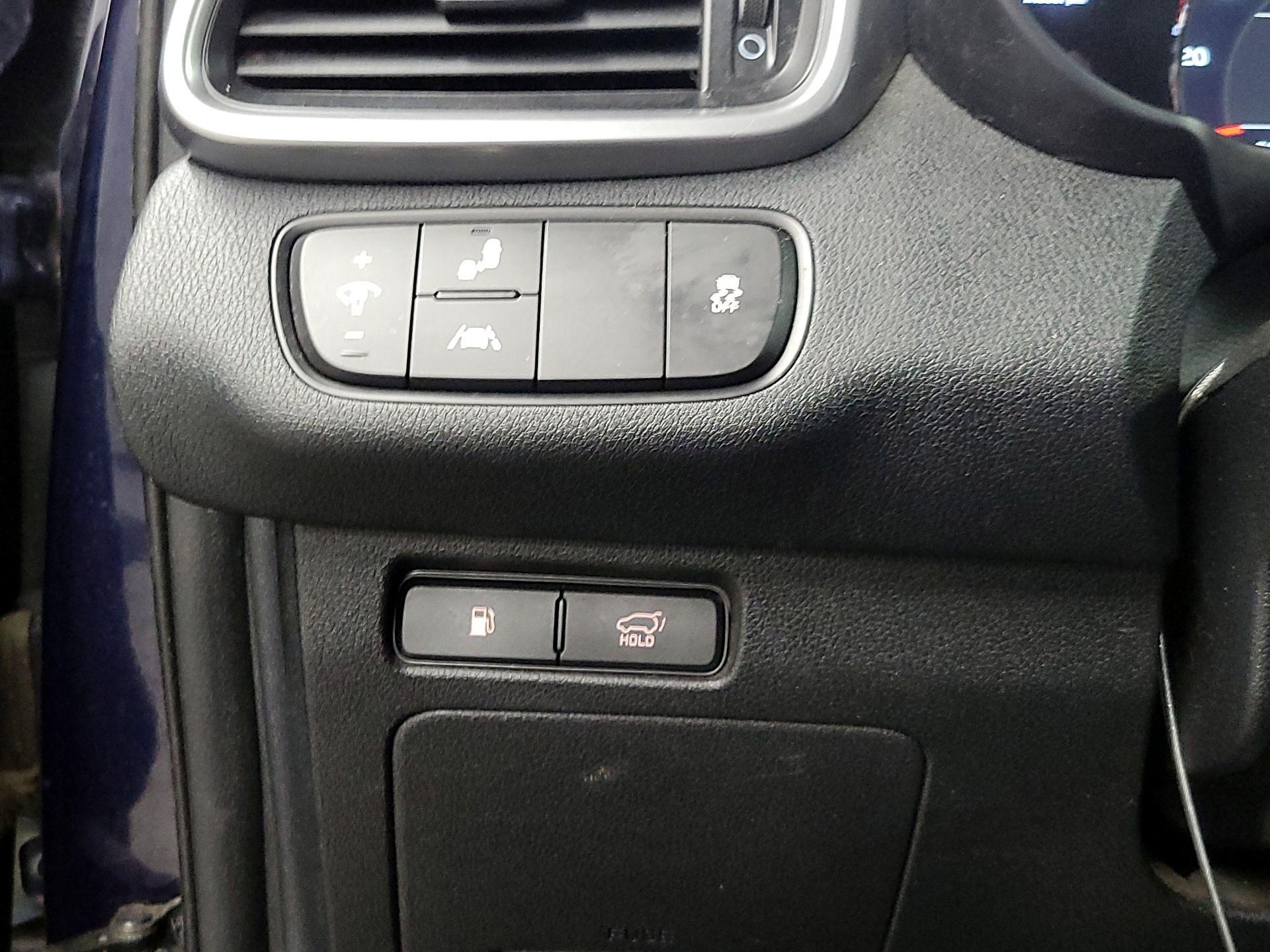 Thumbnail: 2020 Kia Sorento - 13