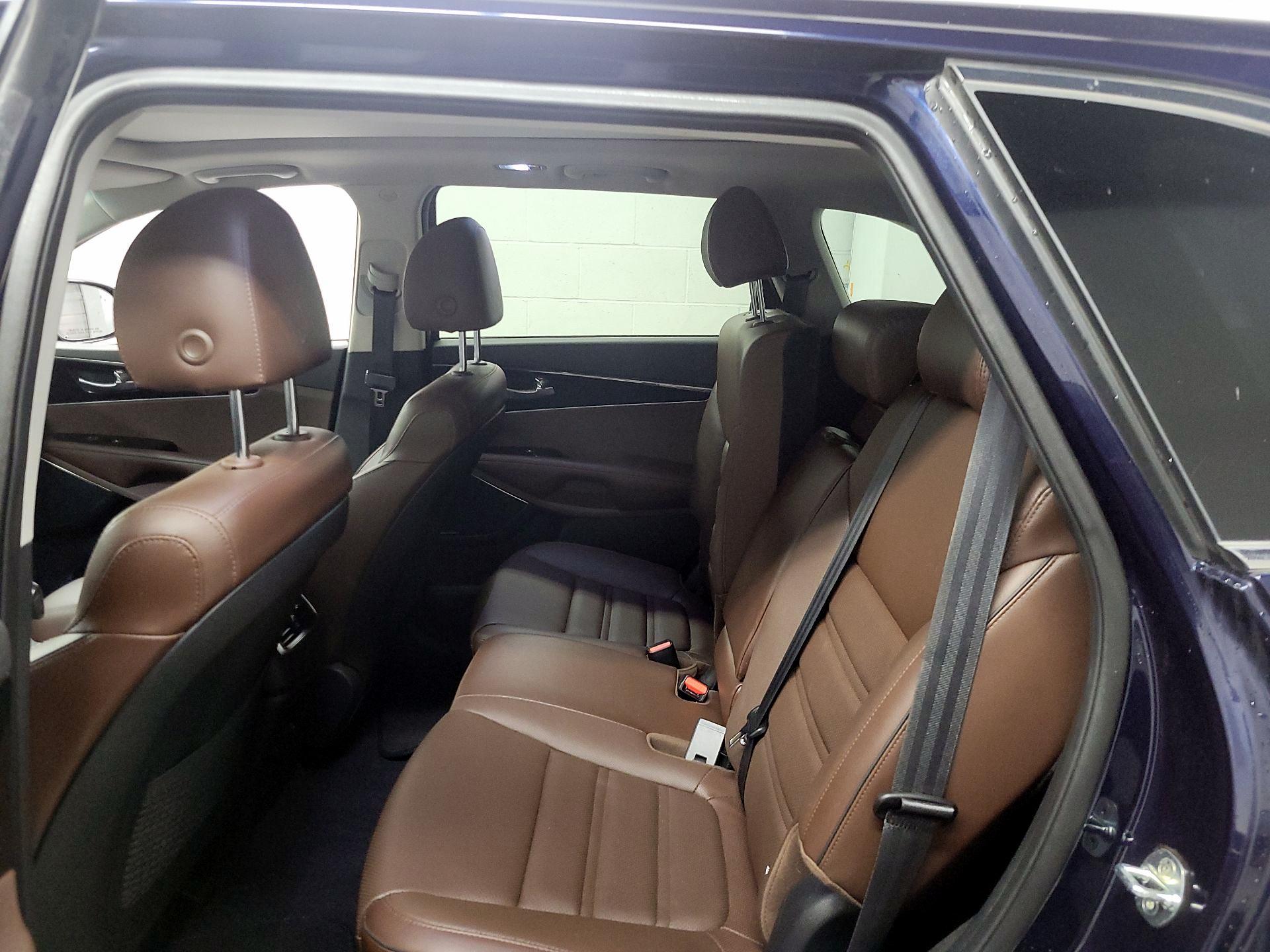 Thumbnail: 2020 Kia Sorento - 17