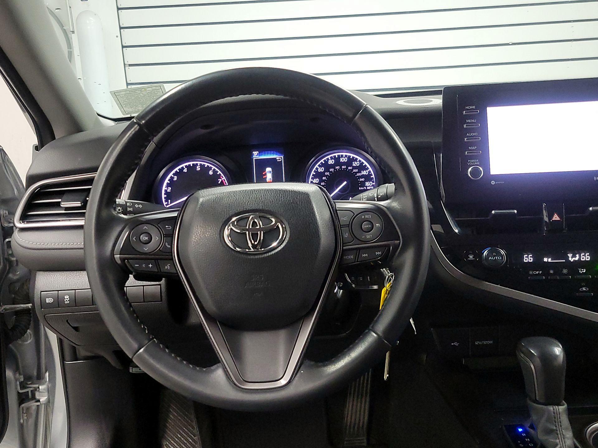 Thumbnail: 2022 Toyota Camry - 10