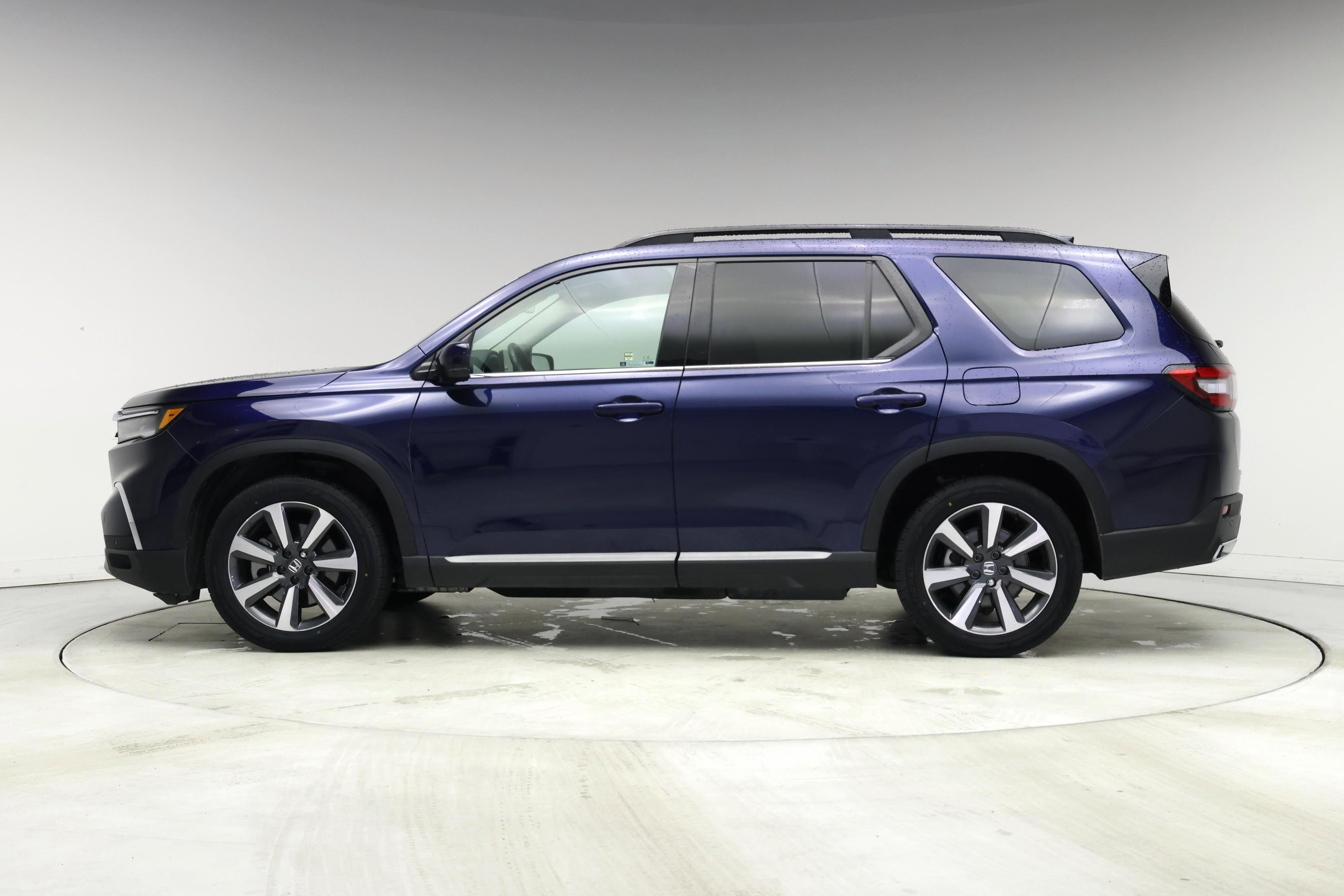 Thumbnail: 2024 Honda Pilot - 3