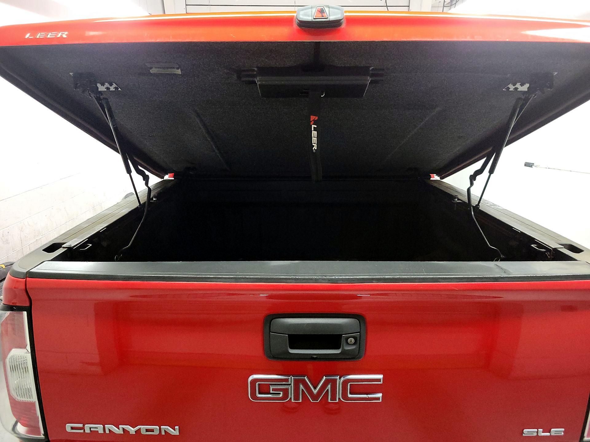 Thumbnail: 2016 GMC Canyon - 18