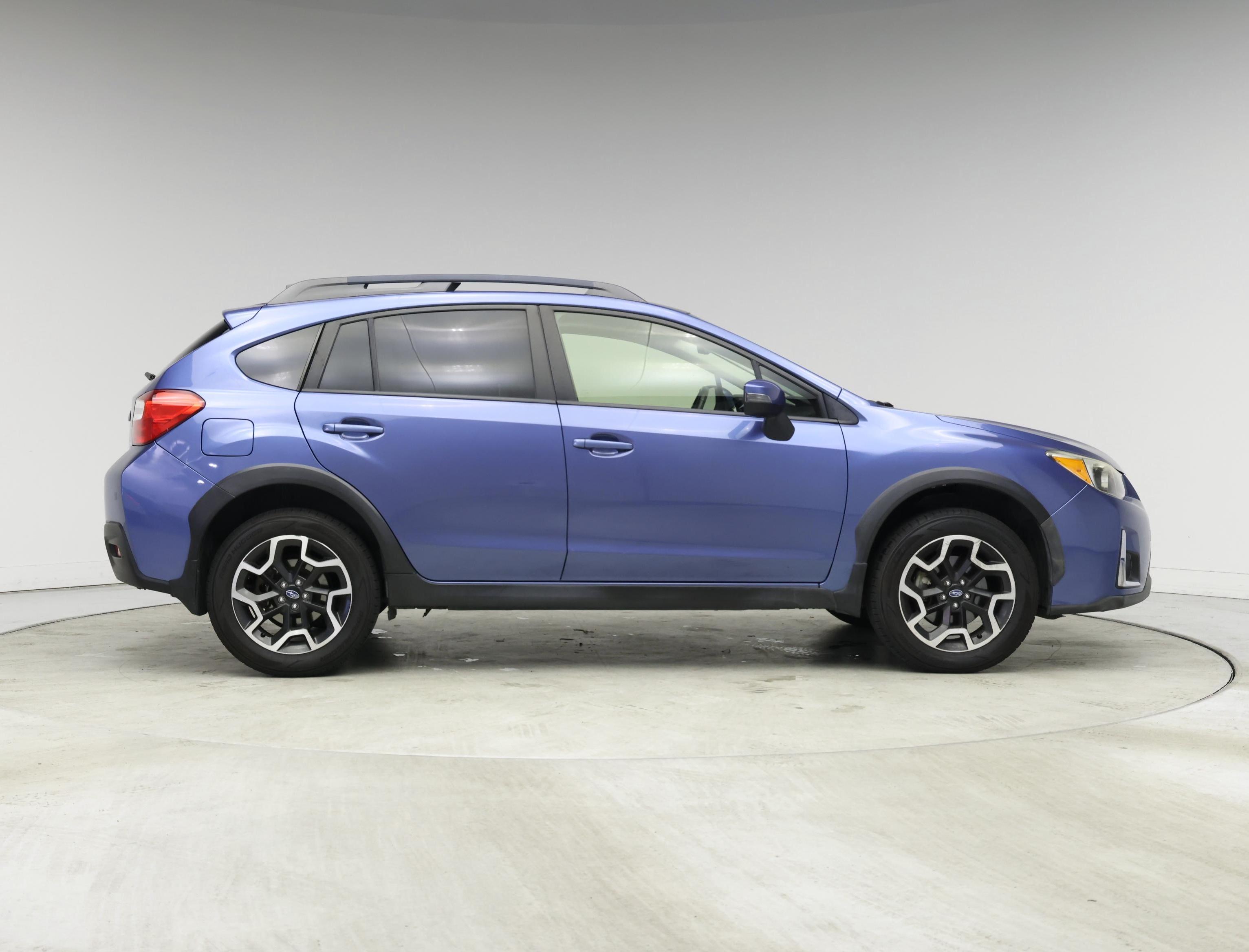Thumbnail: 2017 Subaru Crosstrek - 7